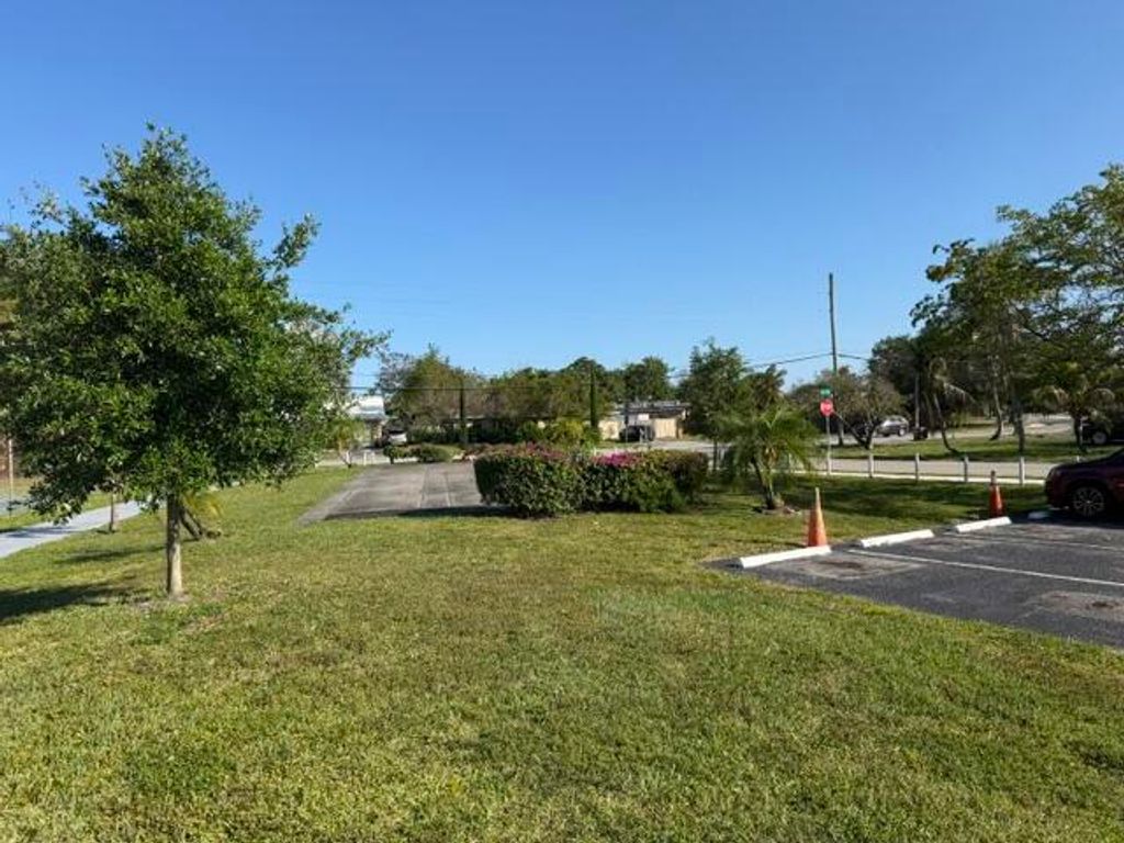 Photo of 4357 NW 6 Avenue, Deerfield Beach, FL 33064 (MLS # B26027075)