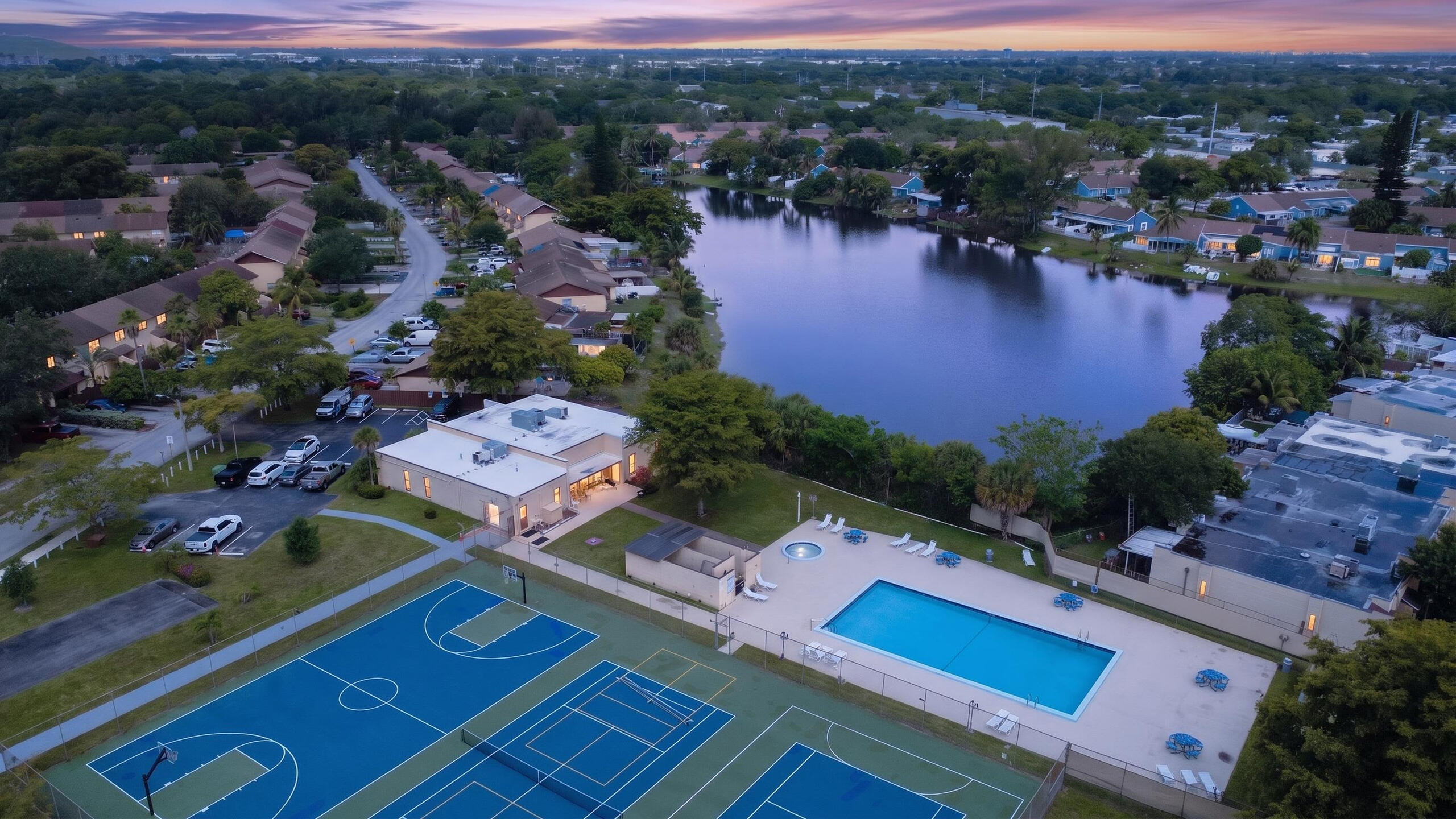 LAKE ISLAND - Residential