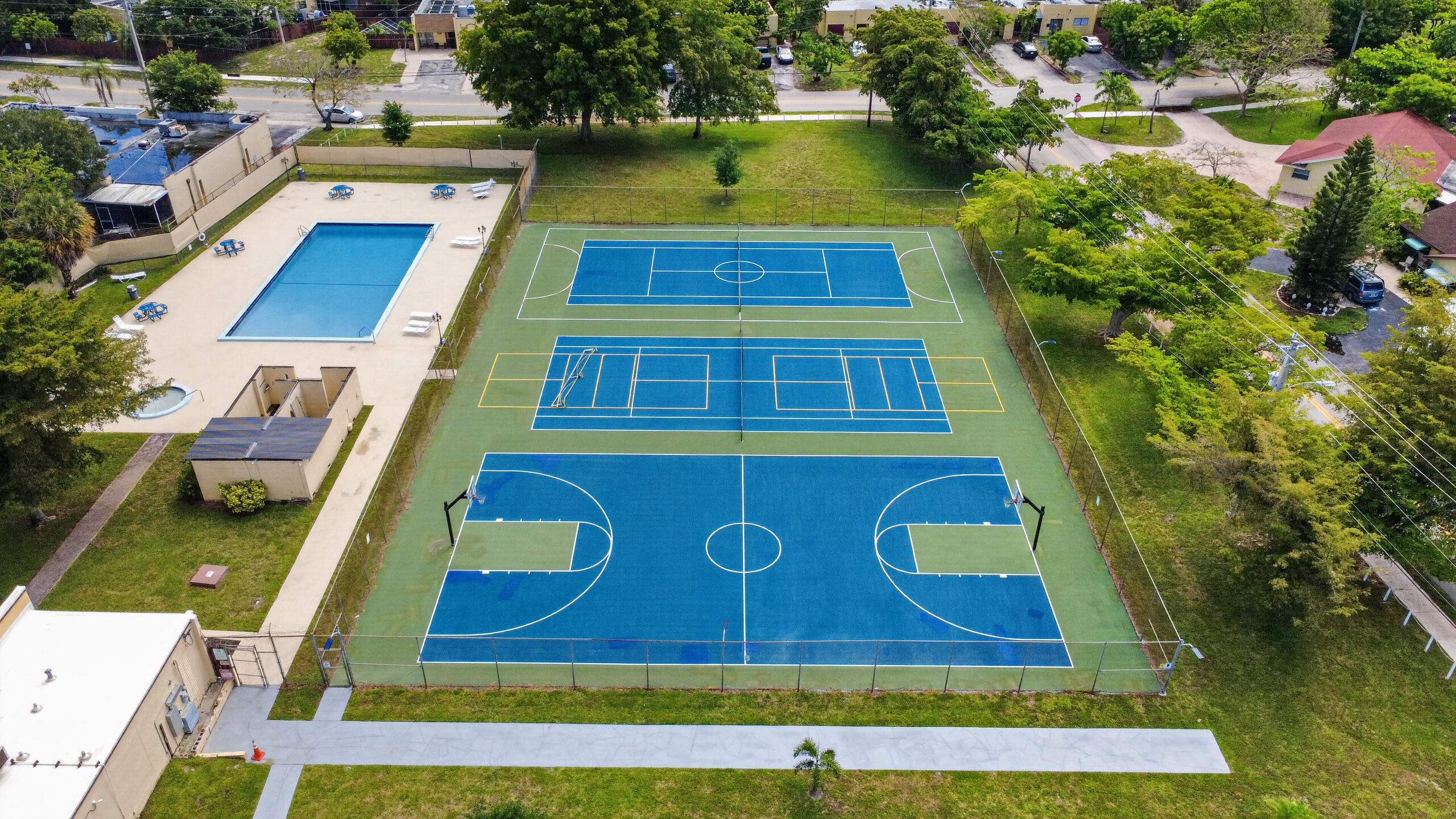 LAKE ISLAND - Residential