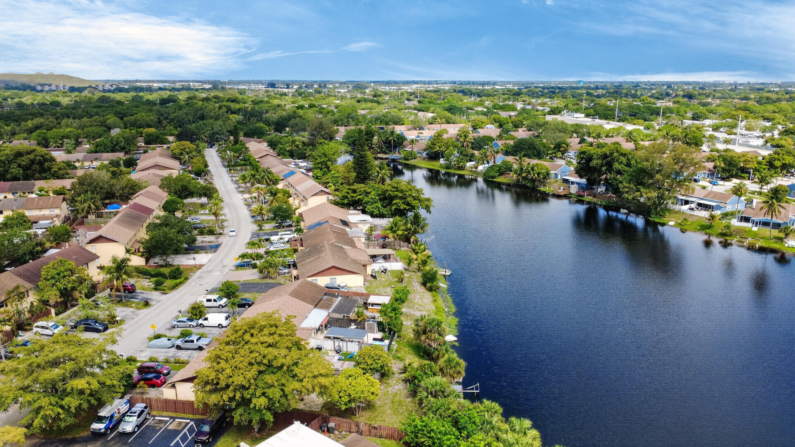 LAKE ISLAND - Residential