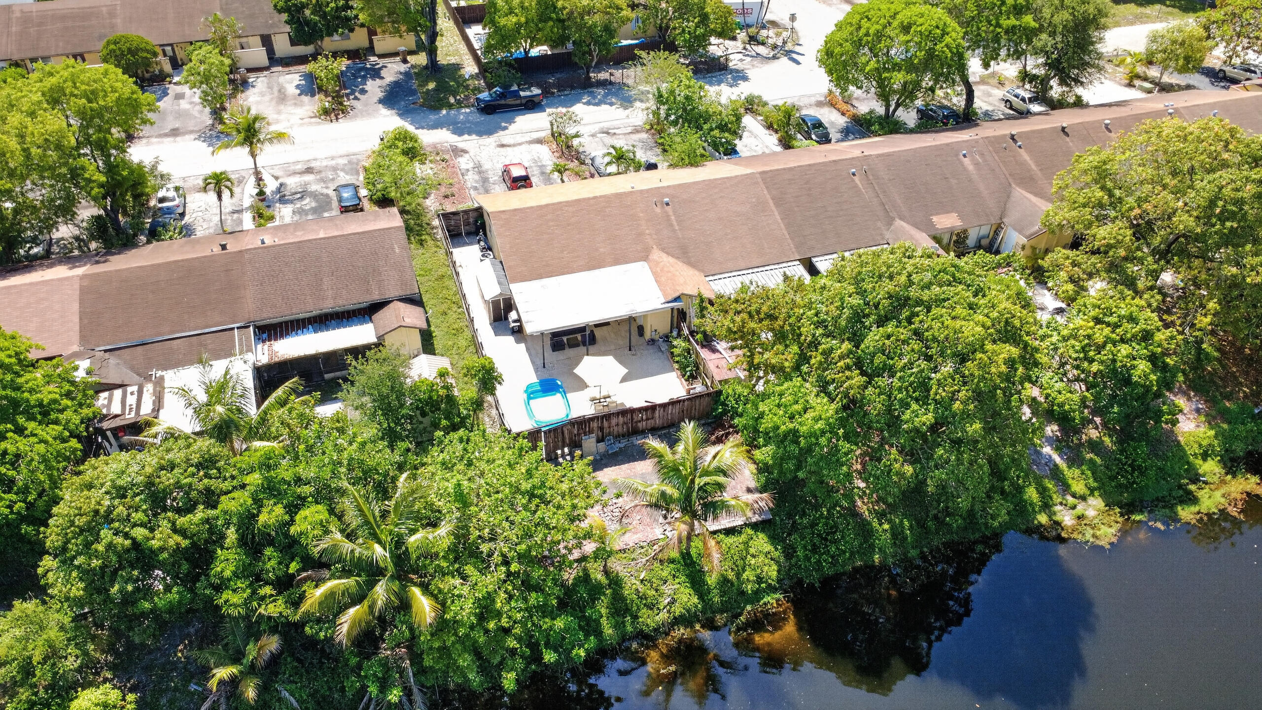 LAKE ISLAND - Residential