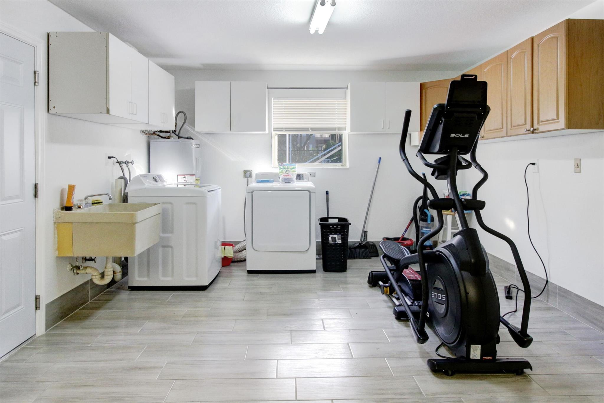 S/D OF 10-45-43, N 1/2 OF - Residential Lease