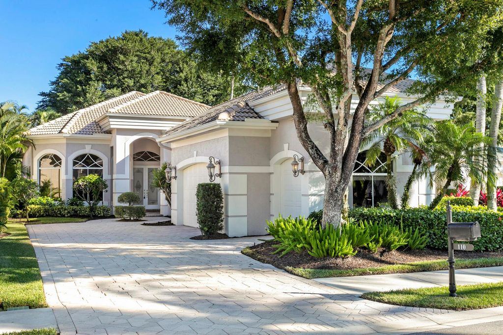 Photo of 110 Island Cove Way, Palm Beach Gardens, FL 33418 (MLS # R10950204)
