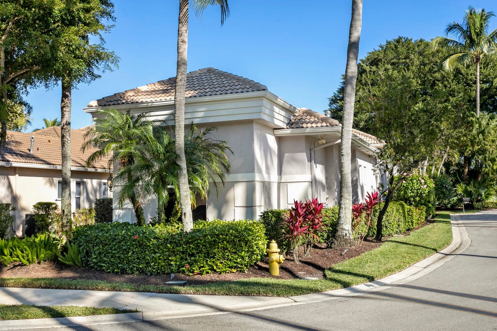Photo of 110 Island Cove Way, Palm Beach Gardens, FL 33418 (MLS # R10950204)