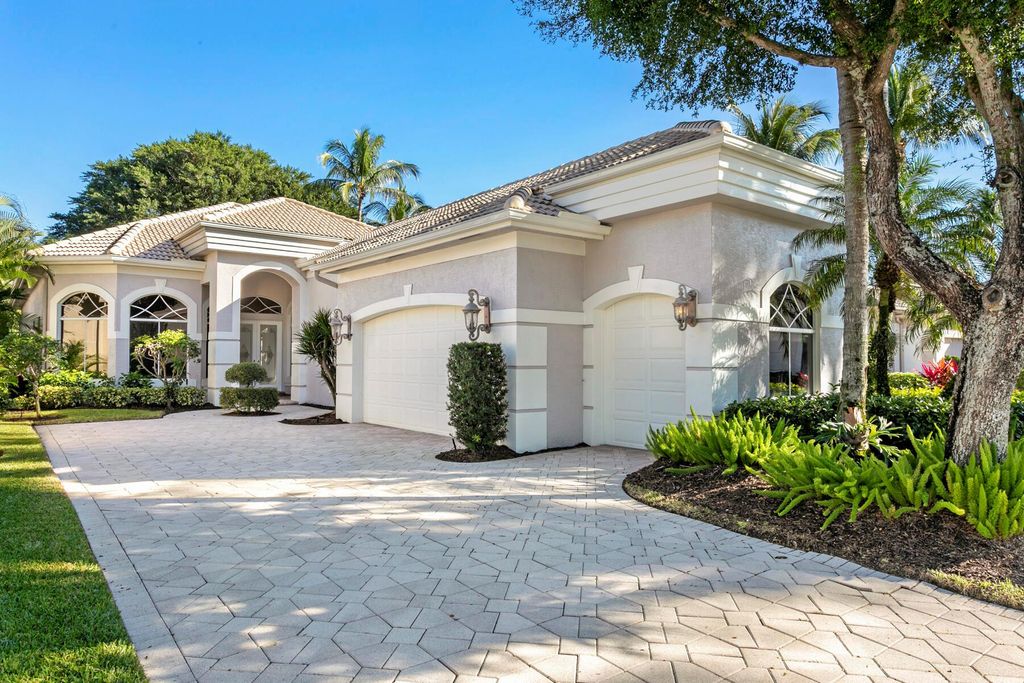 Photo of 110 Island Cove Way, Palm Beach Gardens, FL 33418 (MLS # R10950204)