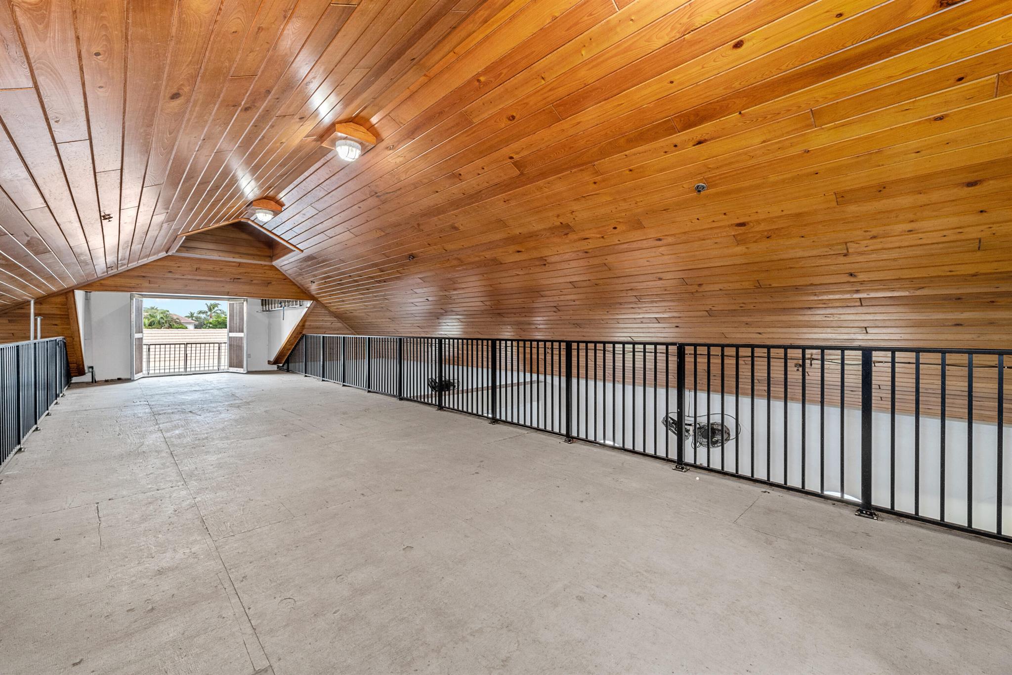 SADDLE TRAIL PARK OF WELL - Residential