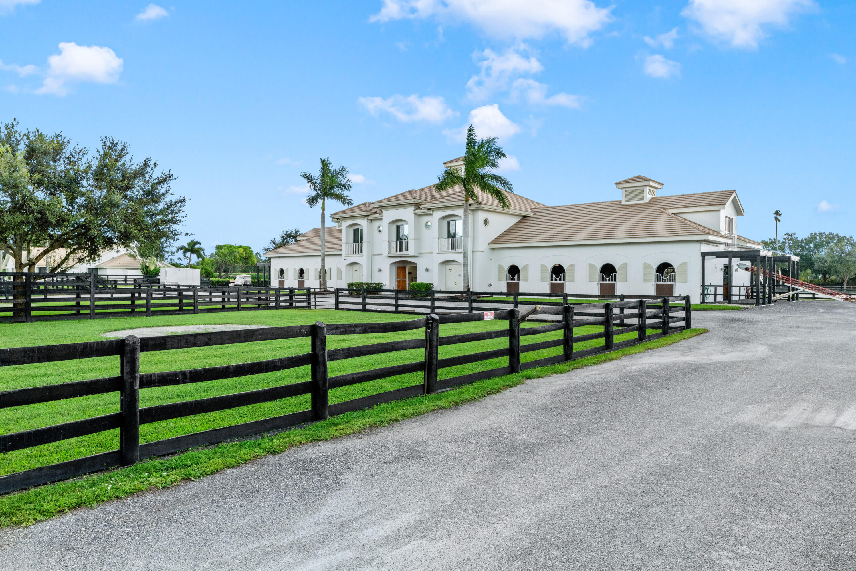 SADDLE TRAIL PARK OF WELLINGTON - Residential