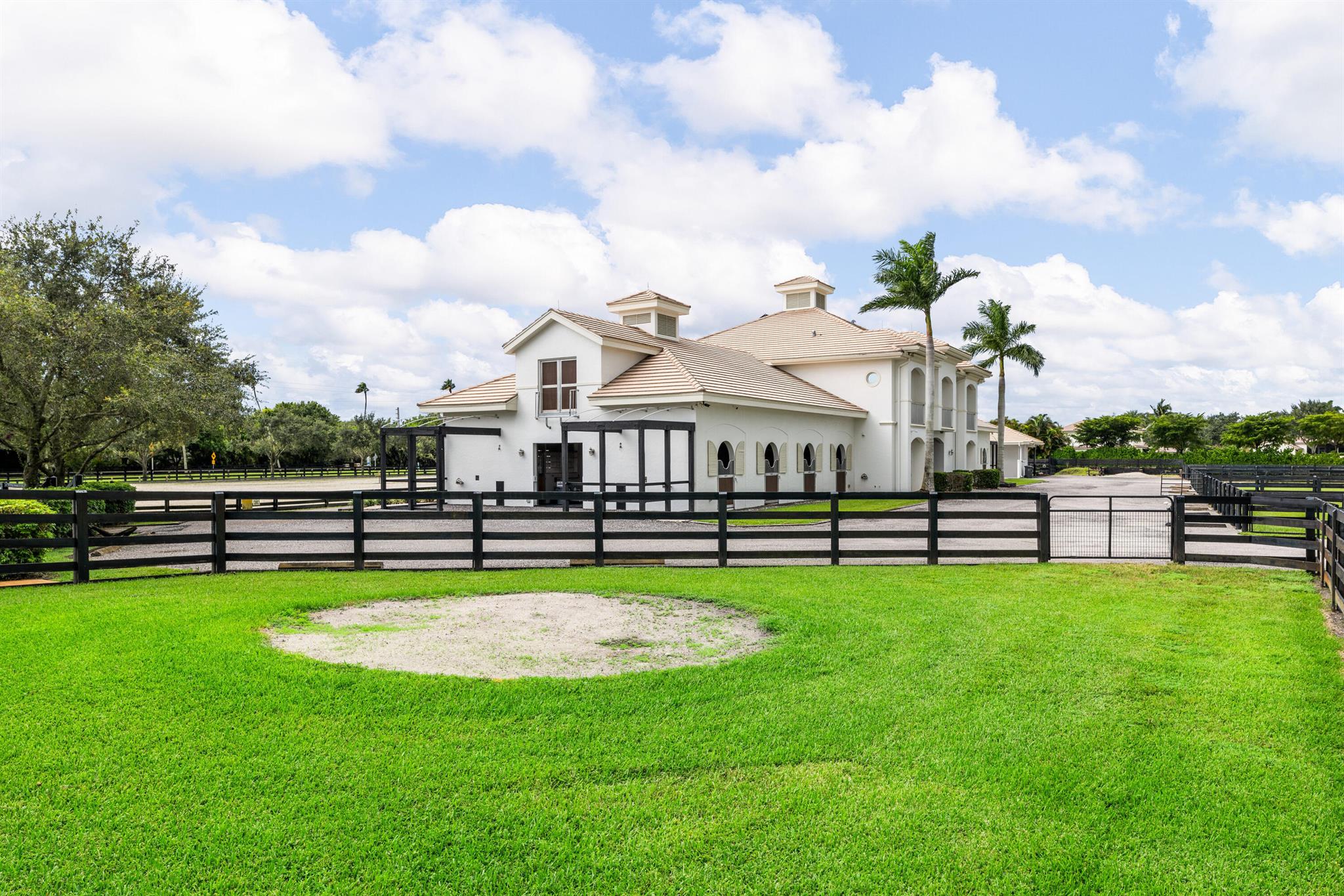 SADDLE TRAIL PARK OF WELL - Residential