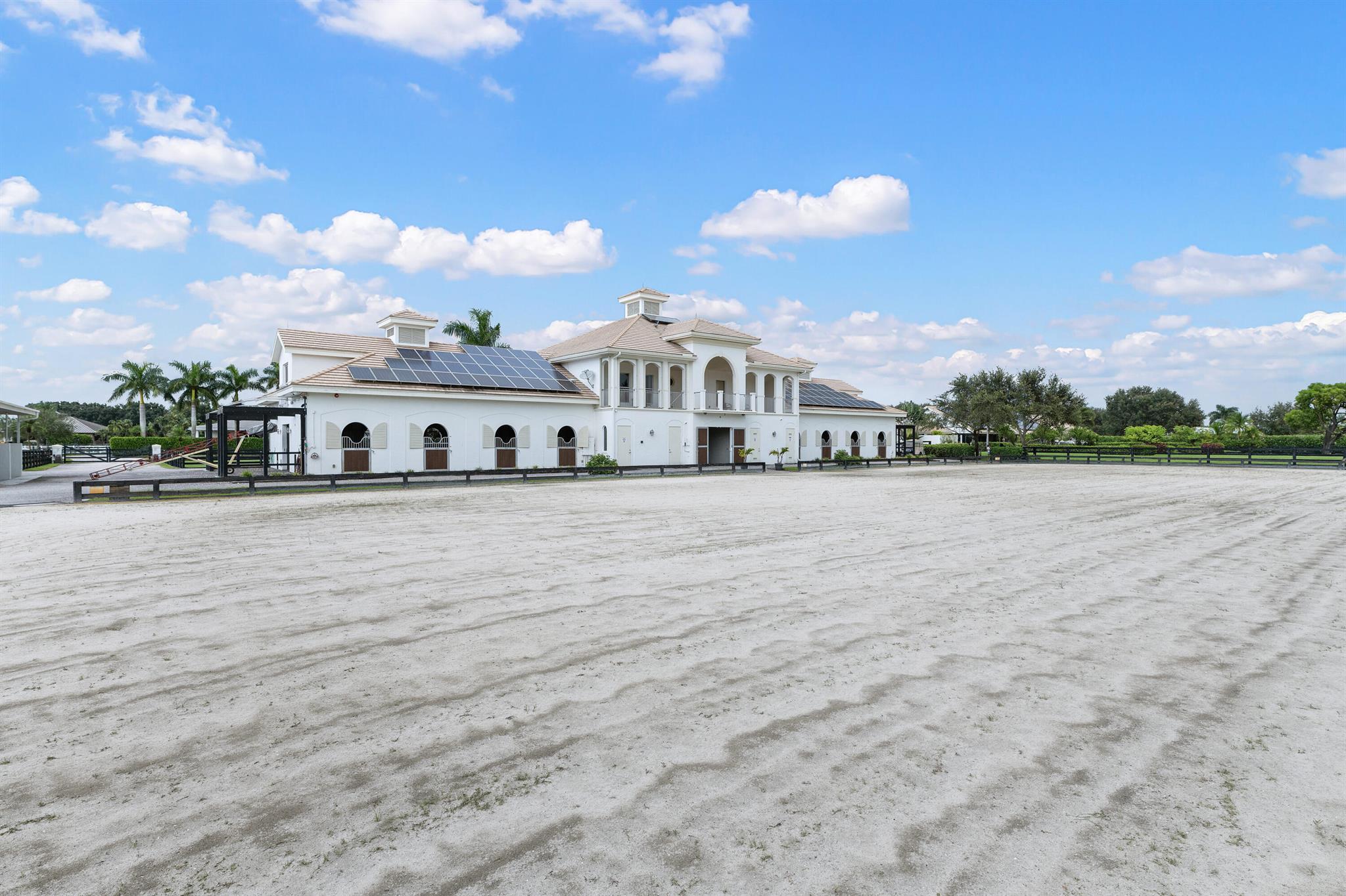 SADDLE TRAIL PARK OF WELL - Residential