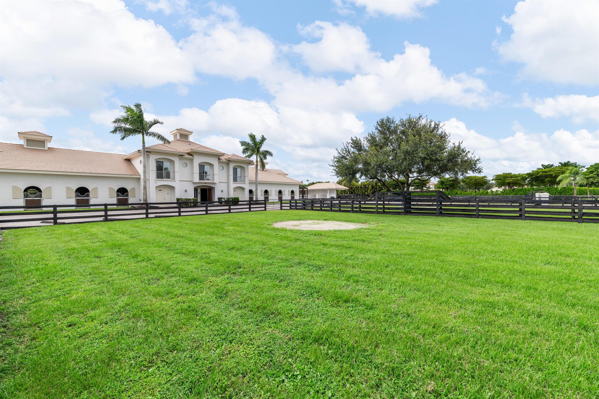 SADDLE TRAIL PARK OF WELL - Residential