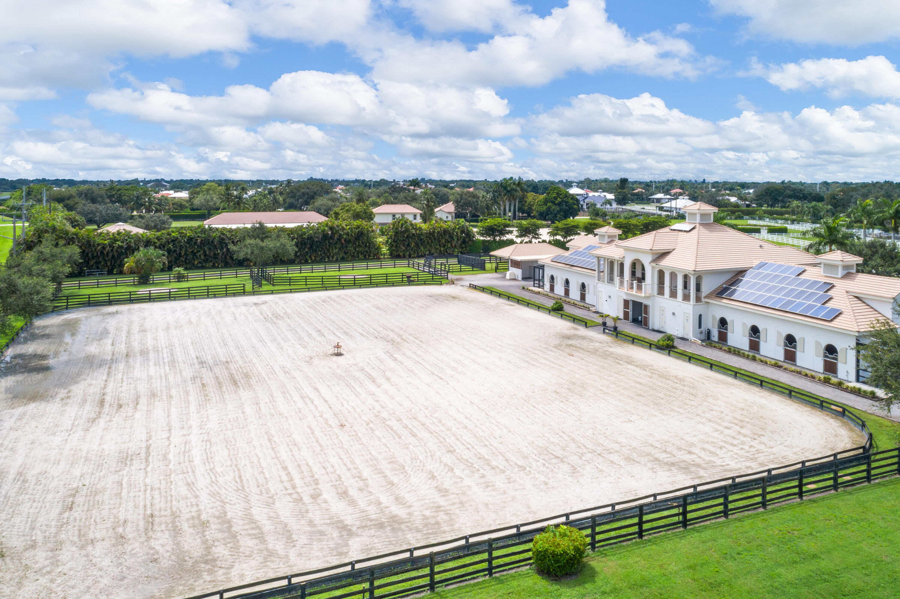 SADDLE TRAIL PARK OF WELLINGTON - Residential