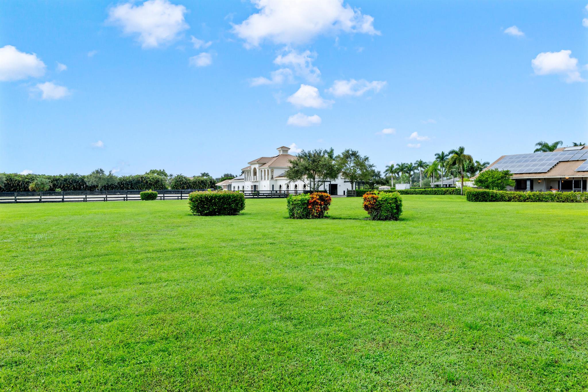 SADDLE TRAIL PARK OF WELL - Residential