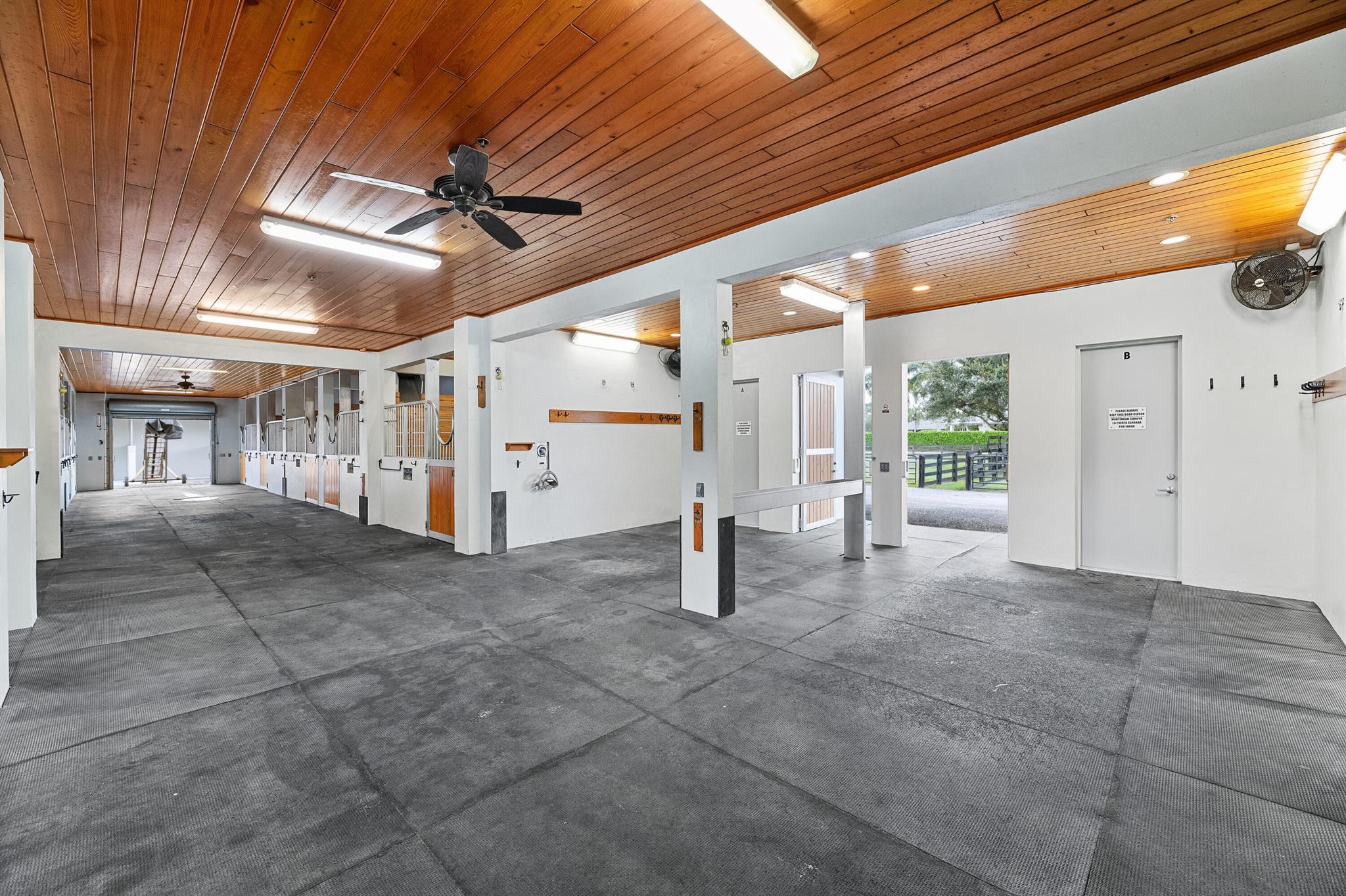 SADDLE TRAIL PARK OF WELL - Residential