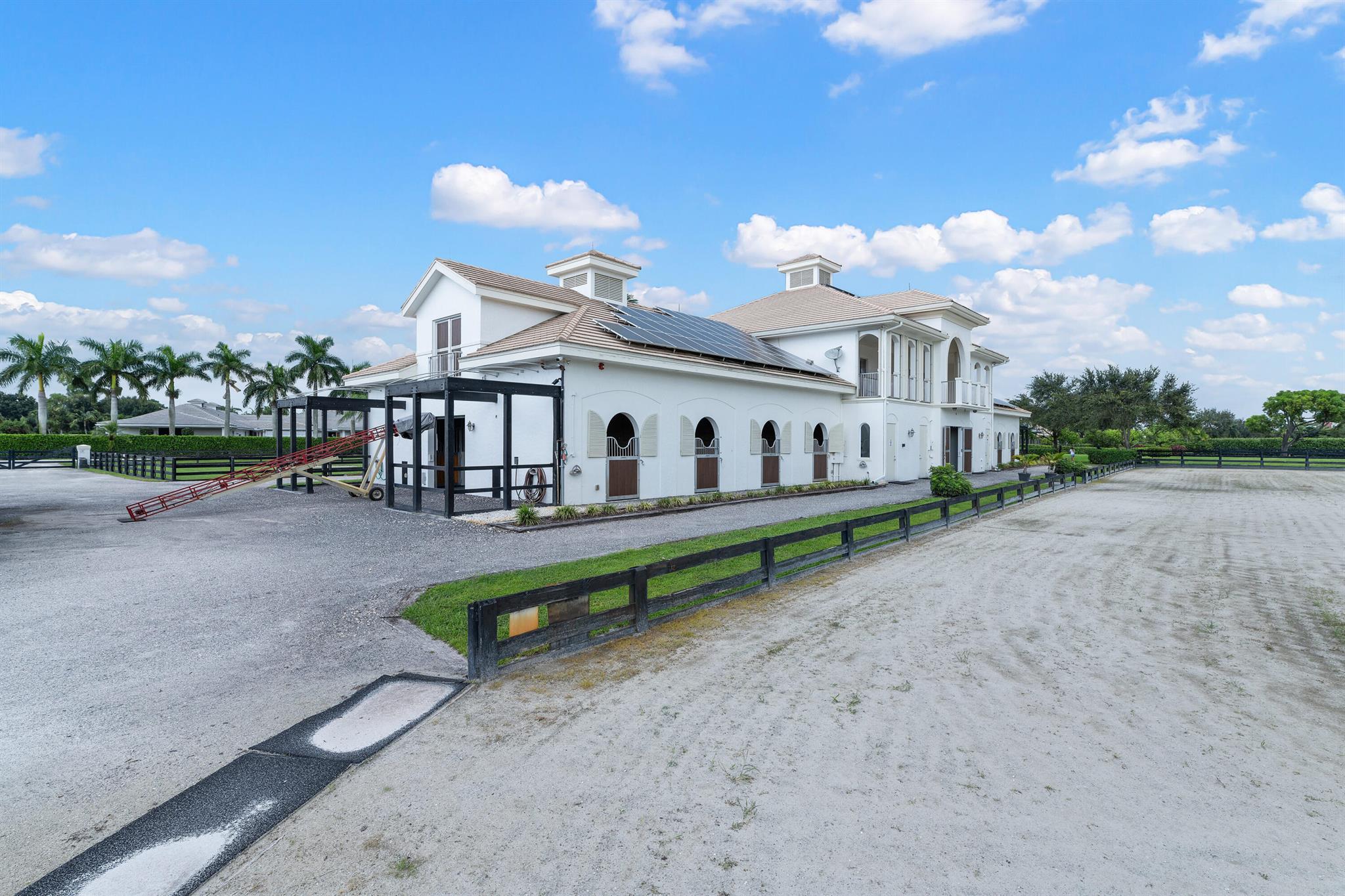 SADDLE TRAIL PARK OF WELL - Residential