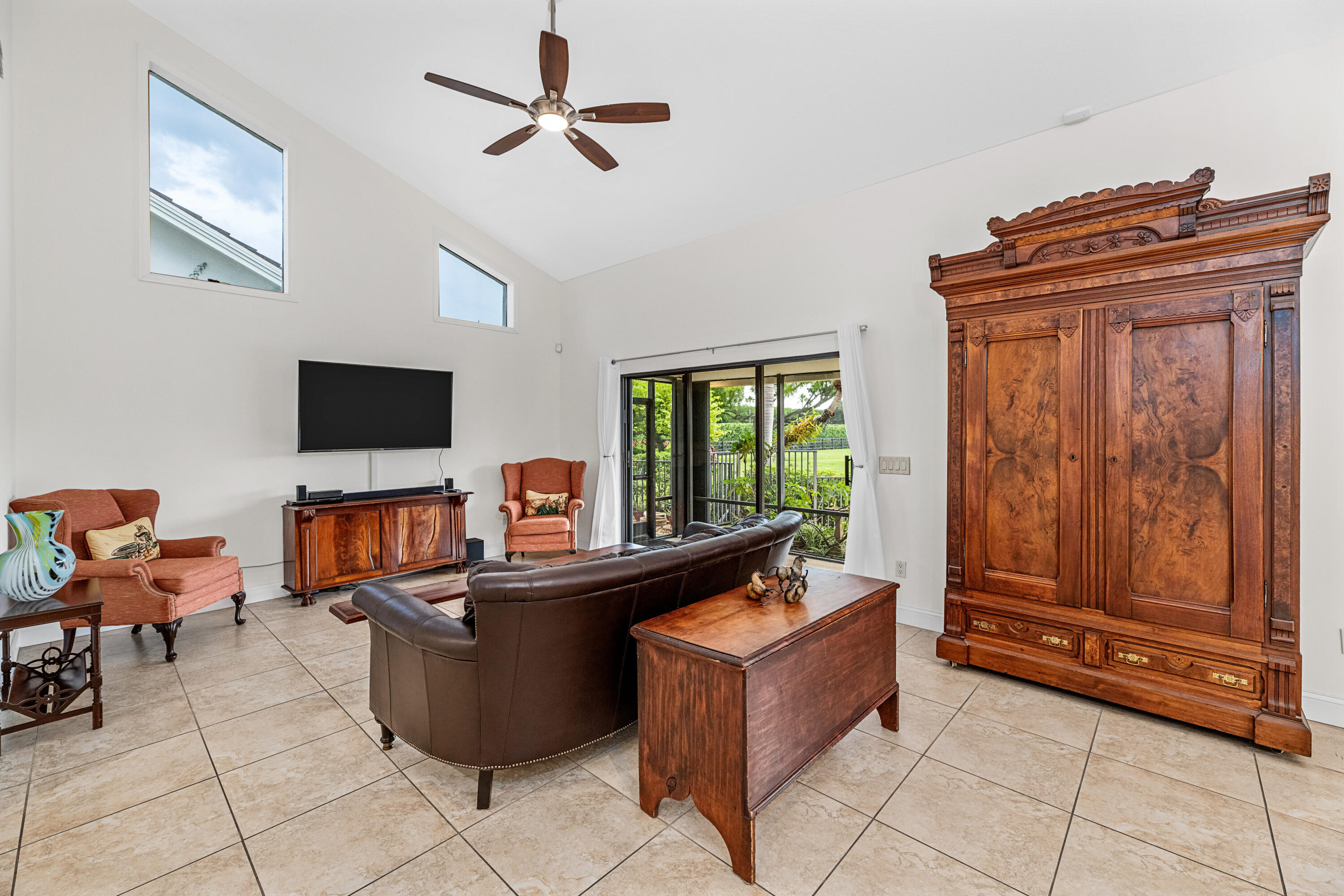 SADDLE TRAIL PARK OF WELLINGTON - Residential