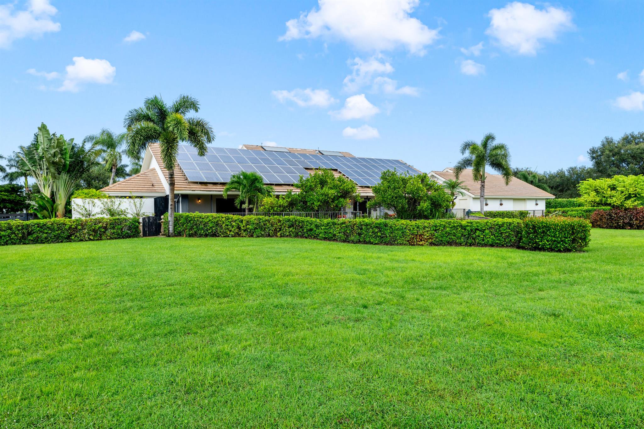 SADDLE TRAIL PARK OF WELL - Residential