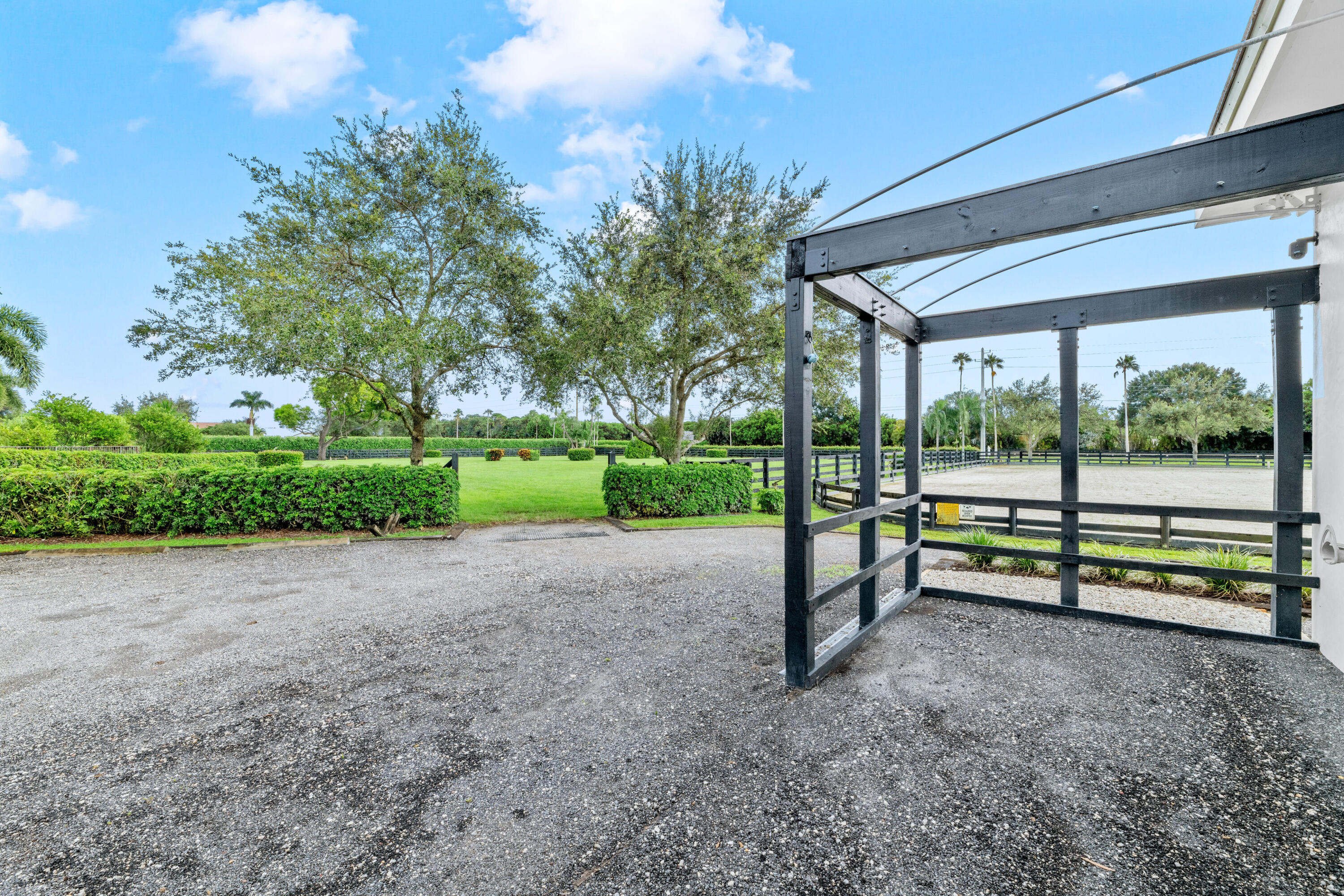 SADDLE TRAIL PARK OF WELLINGTON - Residential