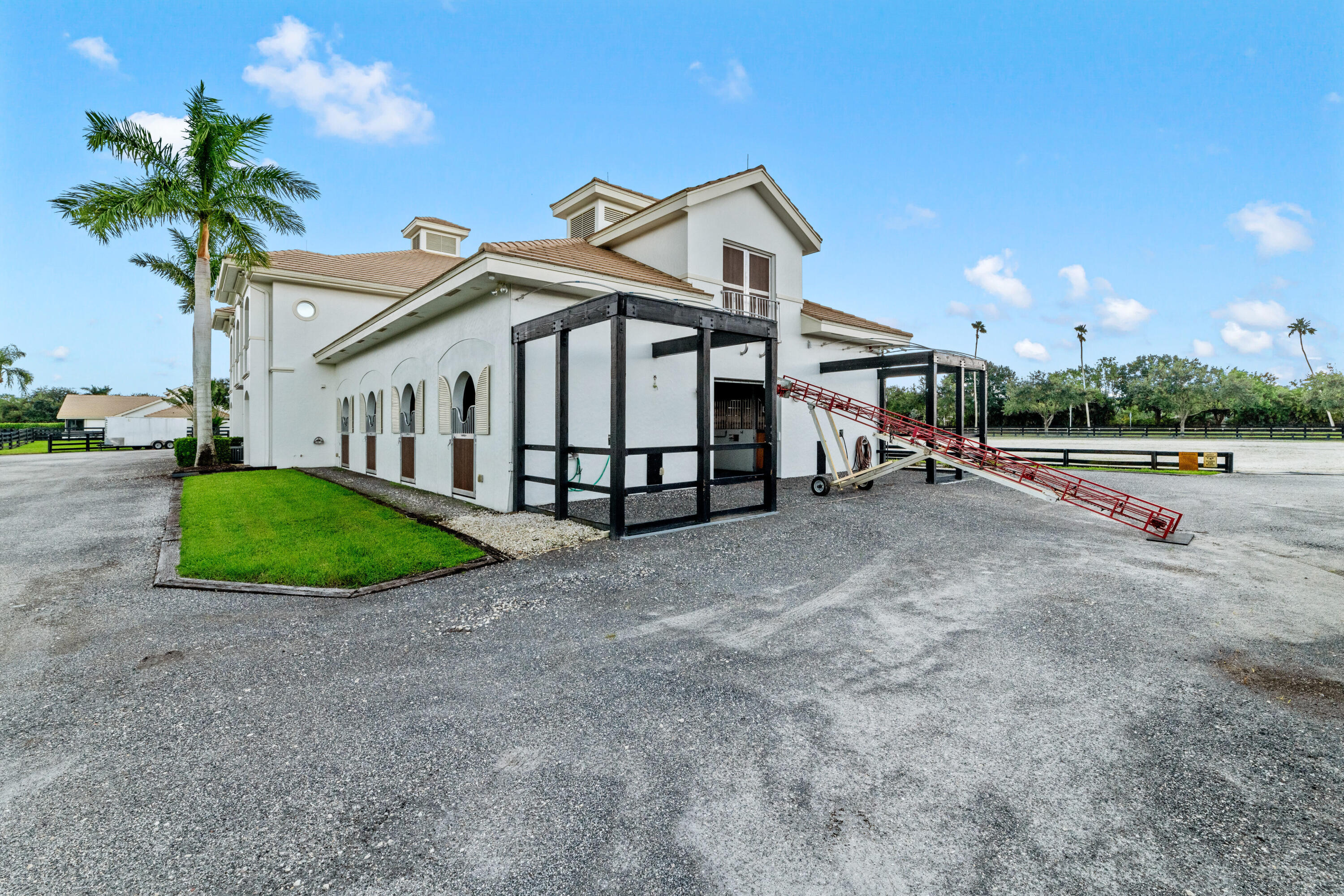 SADDLE TRAIL PARK OF WELLINGTON - Residential