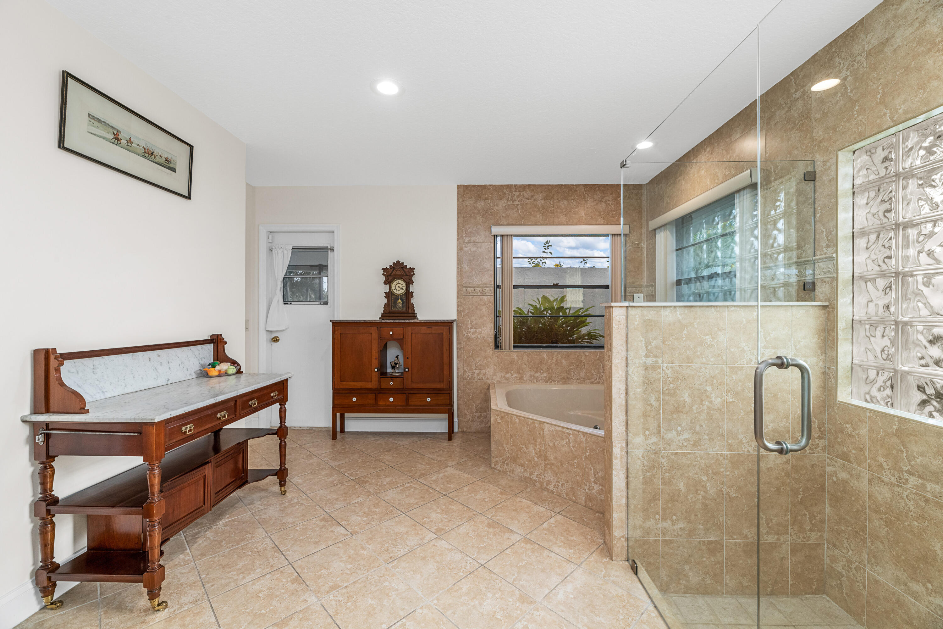 SADDLE TRAIL PARK OF WELLINGTON - Residential