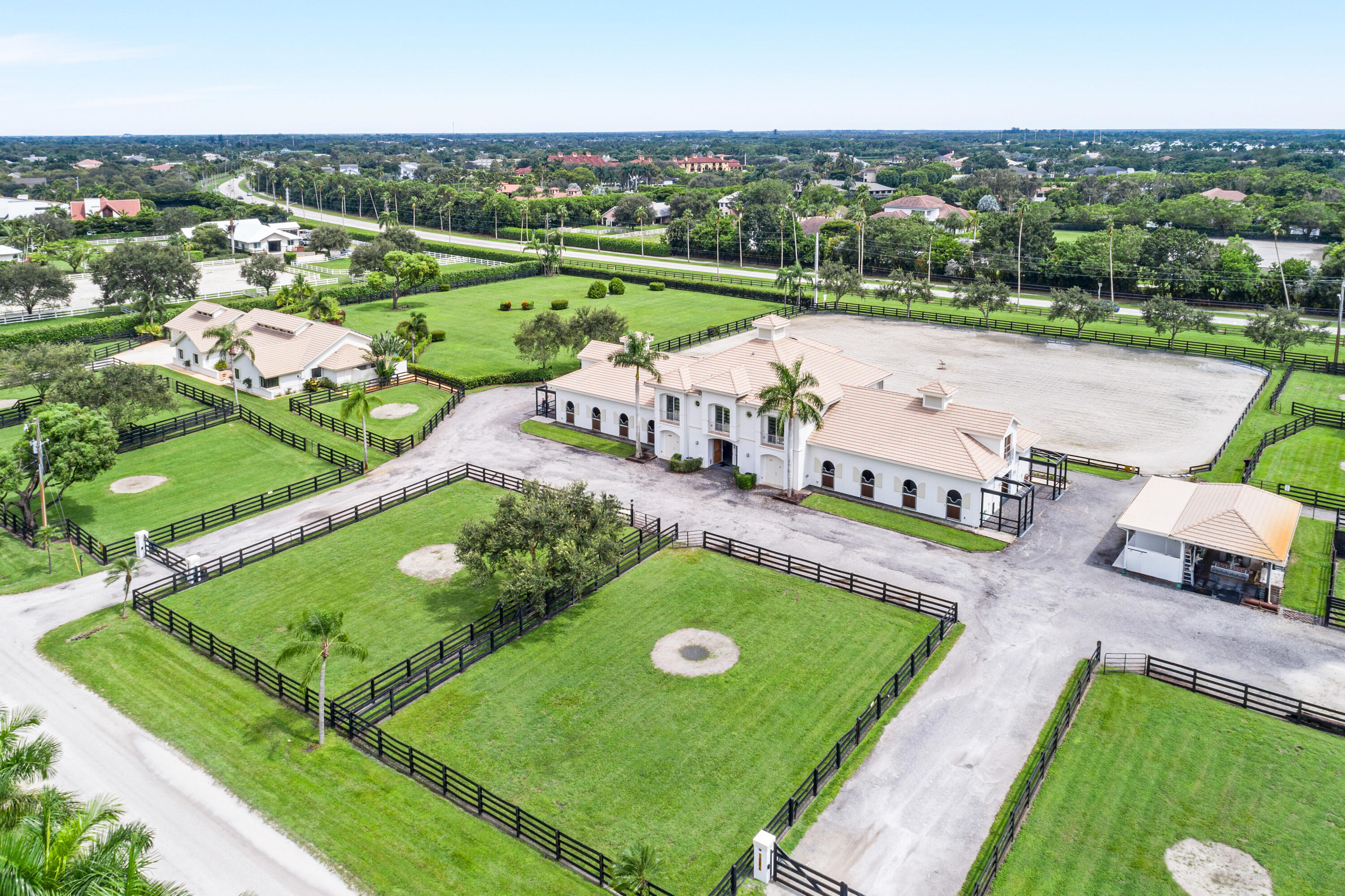 SADDLE TRAIL PARK OF WELLINGTON - Residential