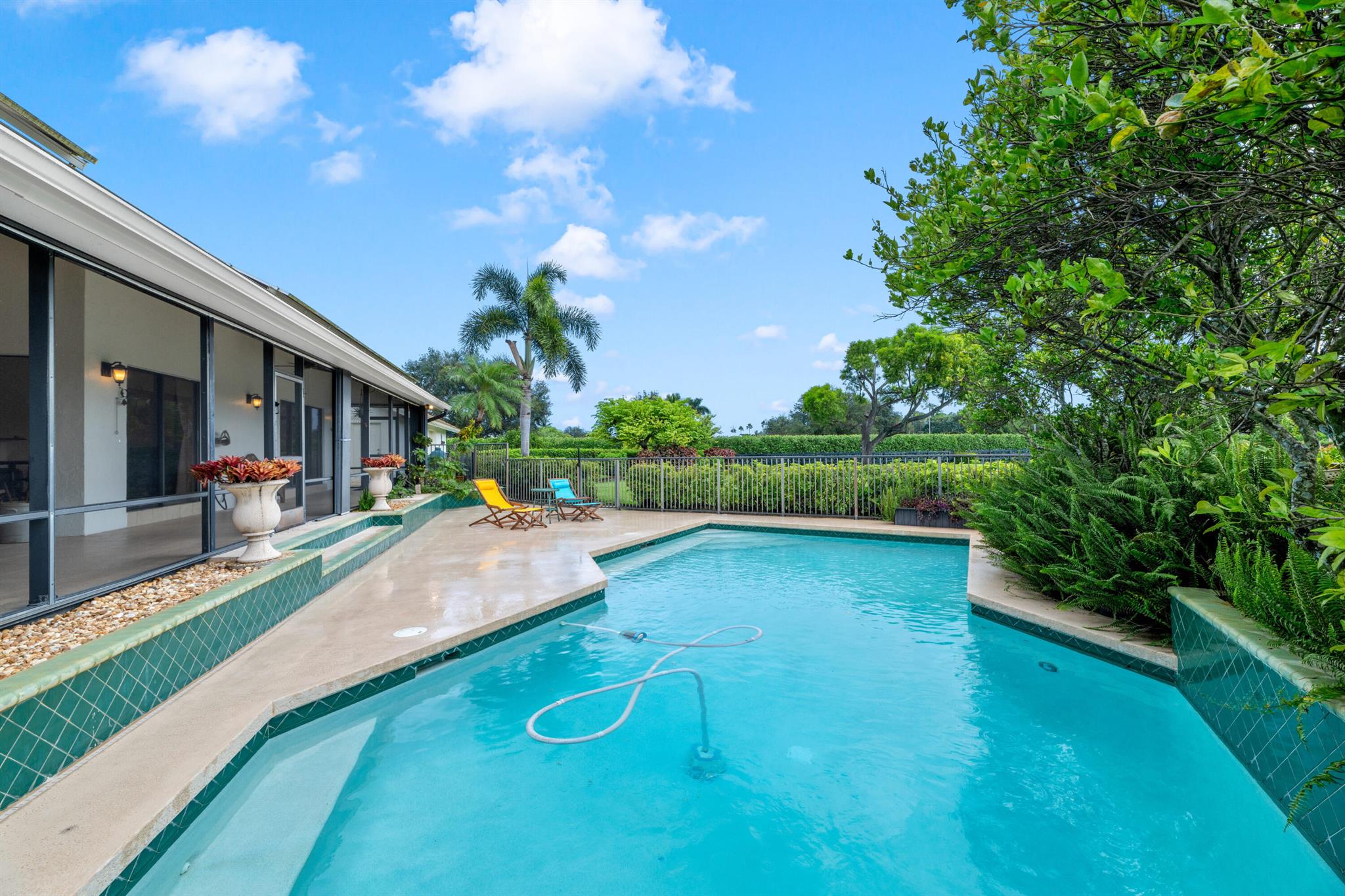 SADDLE TRAIL PARK OF WELL - Residential