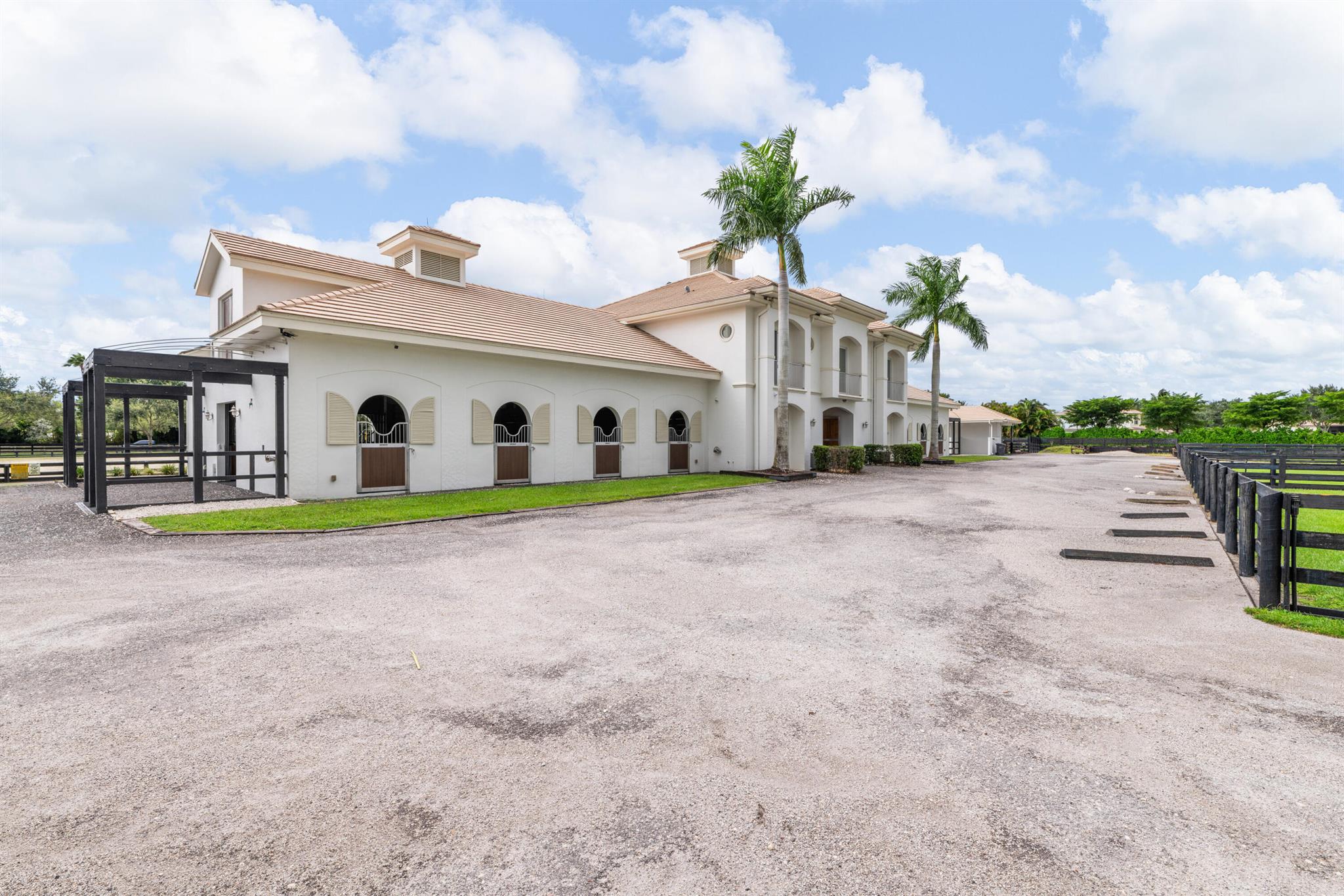 SADDLE TRAIL PARK OF WELL - Residential