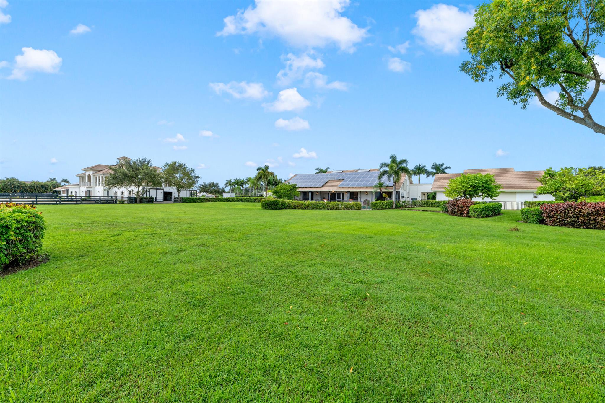 SADDLE TRAIL PARK OF WELL - Residential