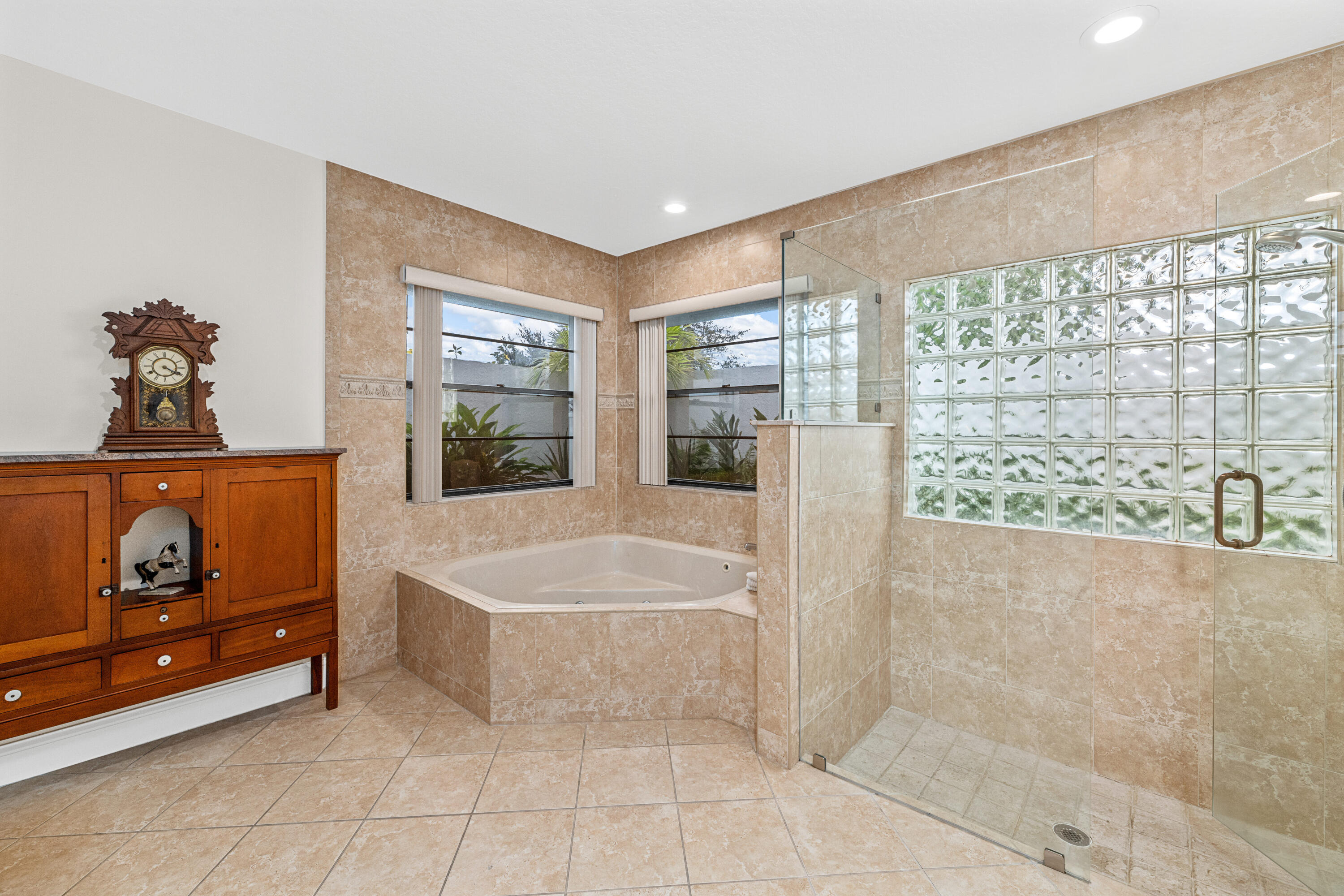 SADDLE TRAIL PARK OF WELLINGTON - Residential