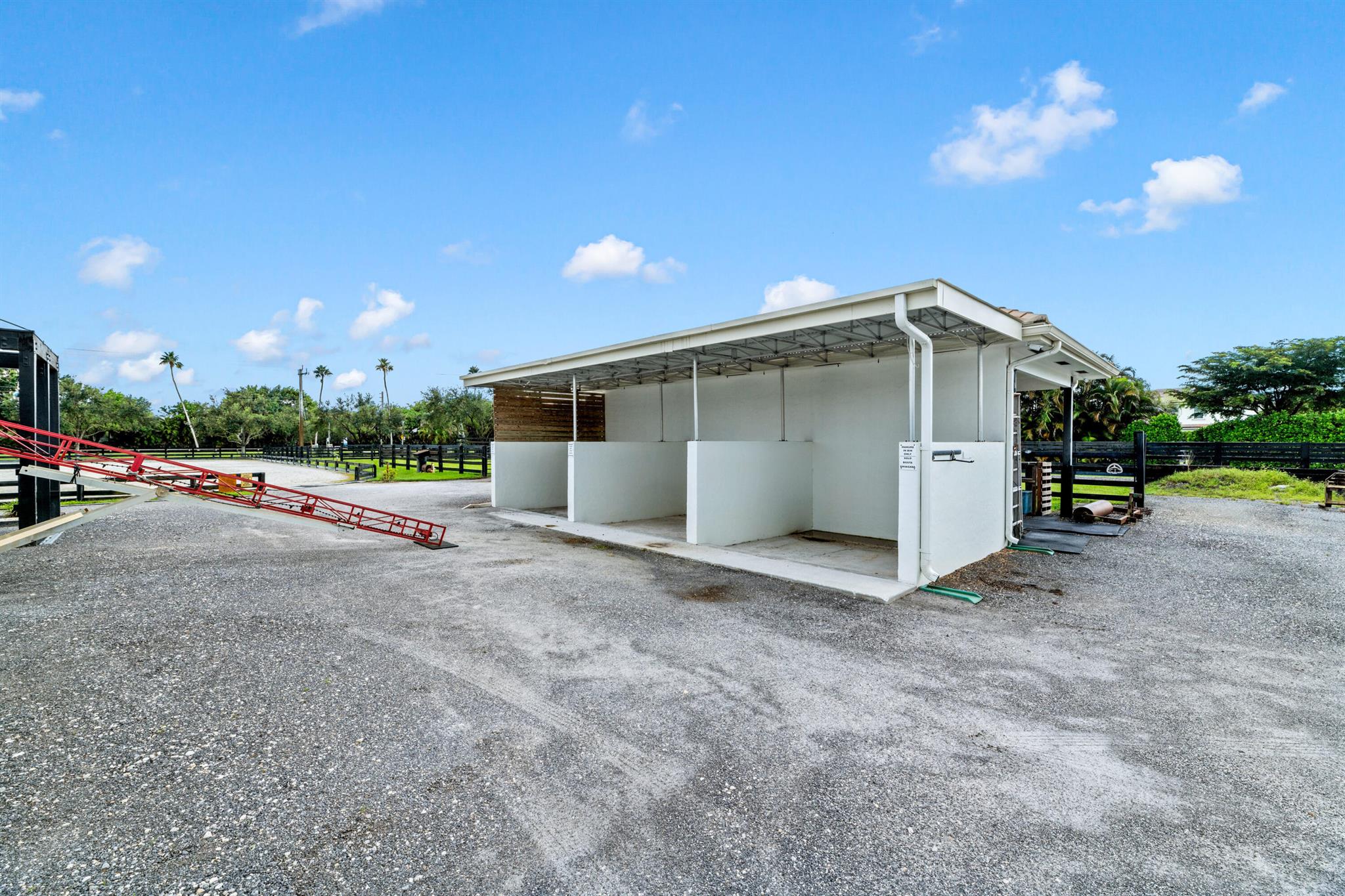 SADDLE TRAIL PARK OF WELL - Residential