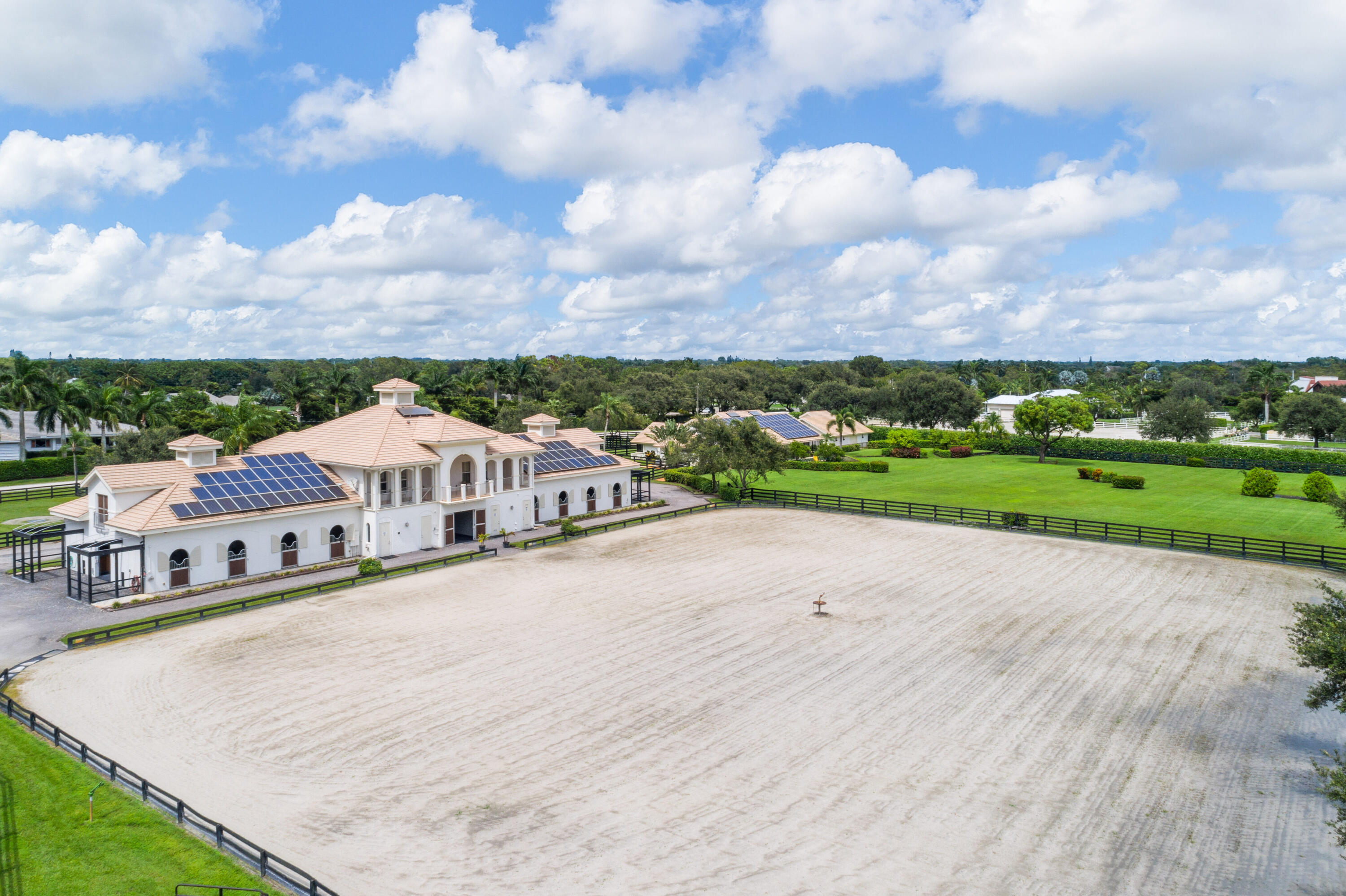 SADDLE TRAIL PARK OF WELLINGTON - Residential