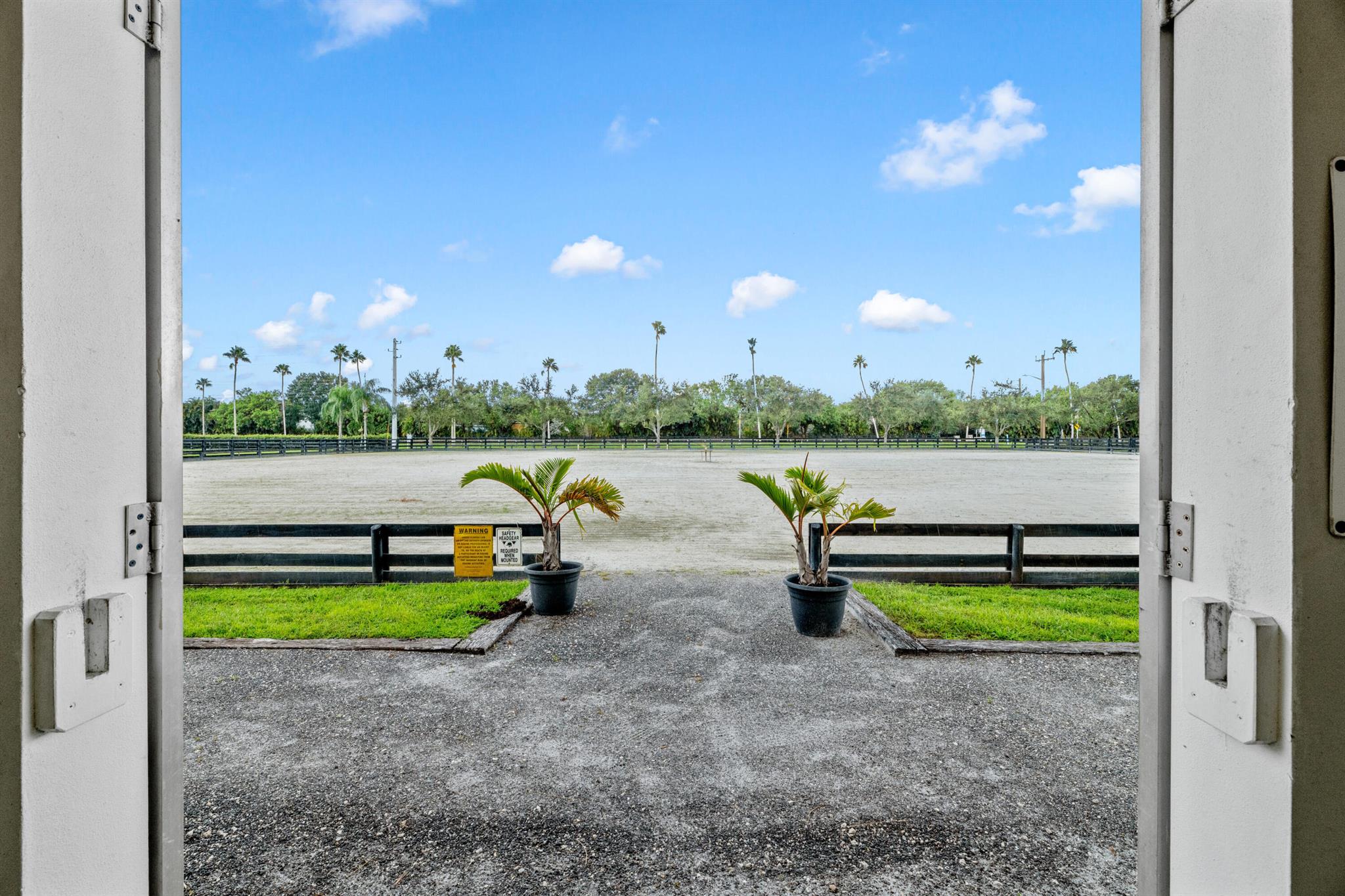 SADDLE TRAIL PARK OF WELL - Residential