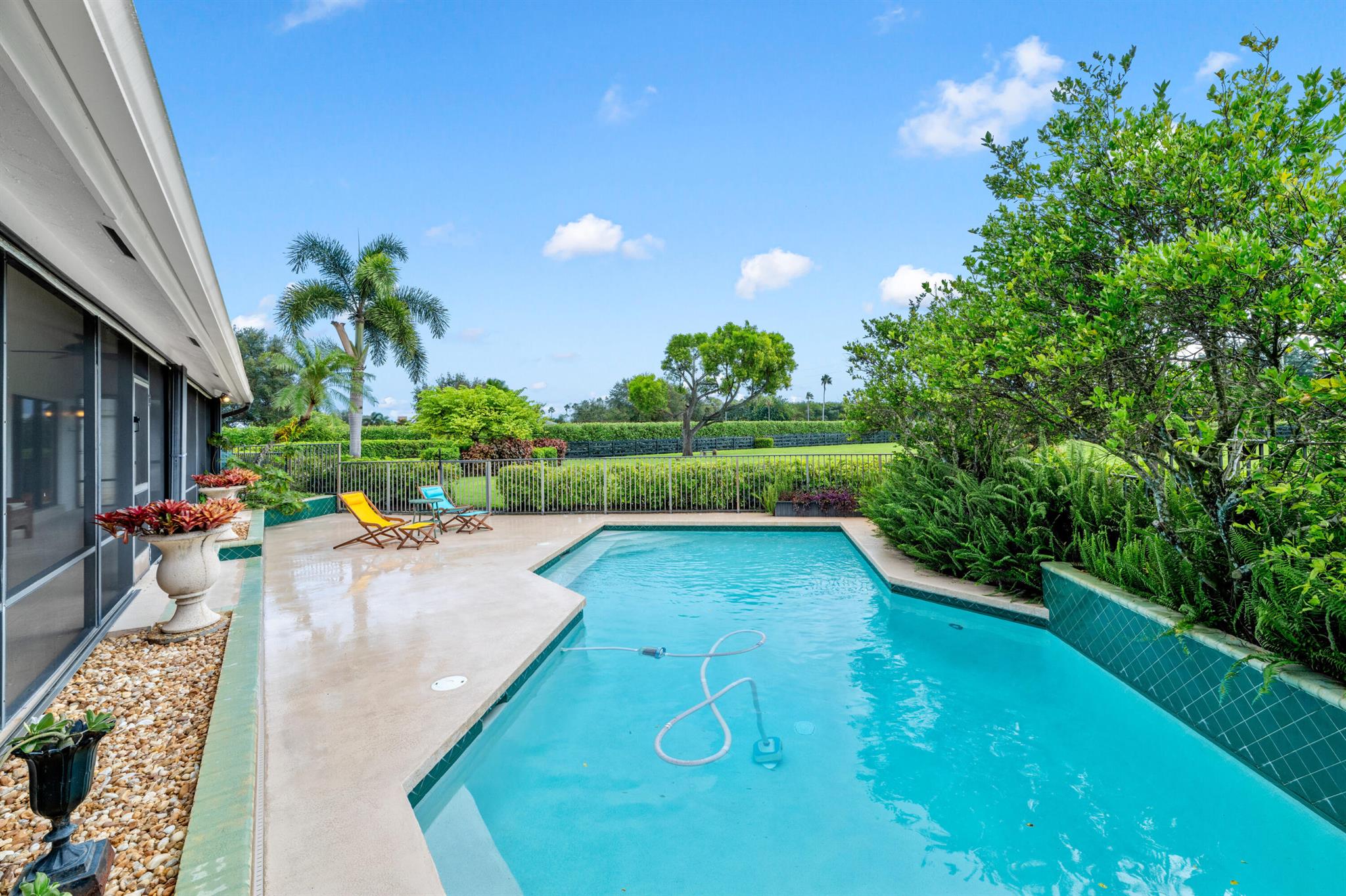 SADDLE TRAIL PARK OF WELL - Residential