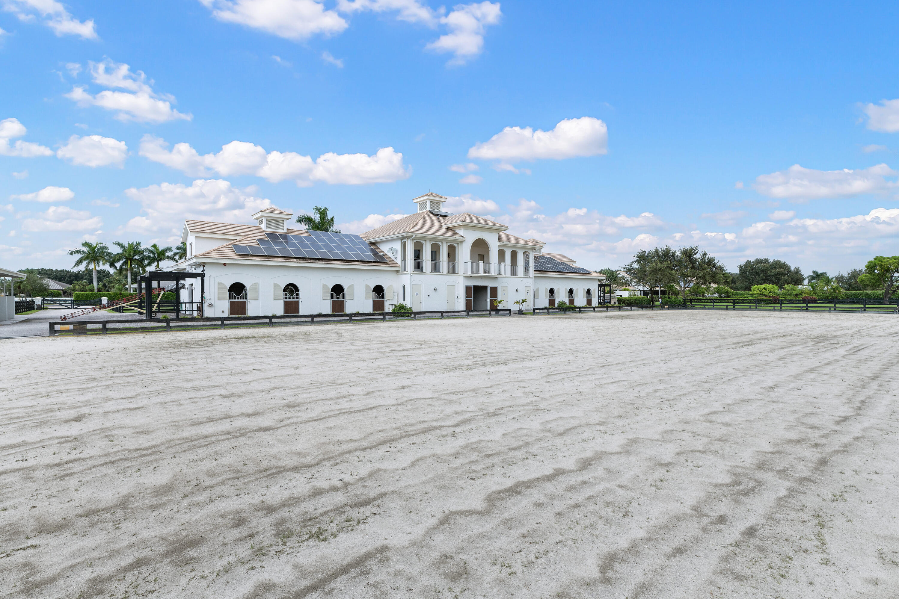 SADDLE TRAIL PARK OF WELLINGTON - Residential