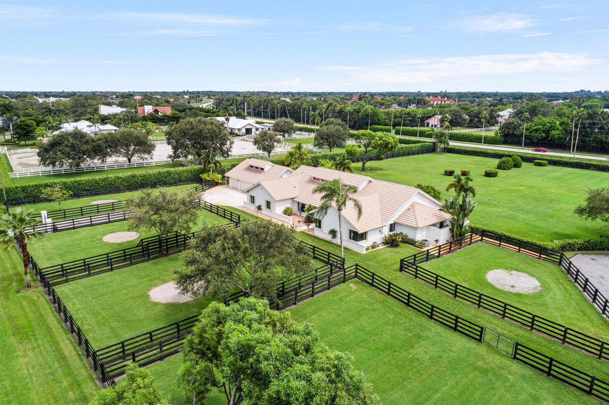 SADDLE TRAIL PARK OF WELL - Residential
