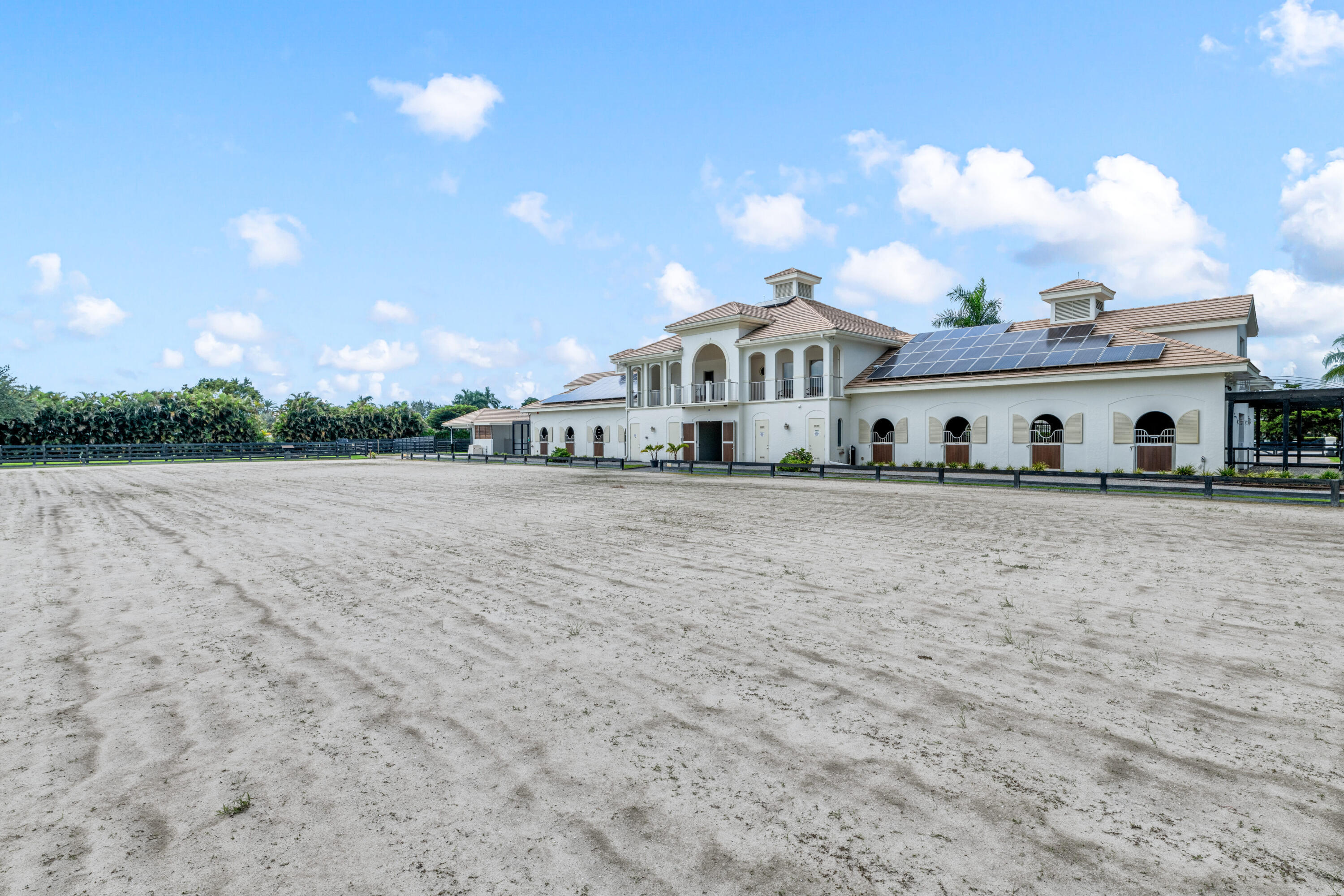 SADDLE TRAIL PARK OF WELLINGTON - Residential