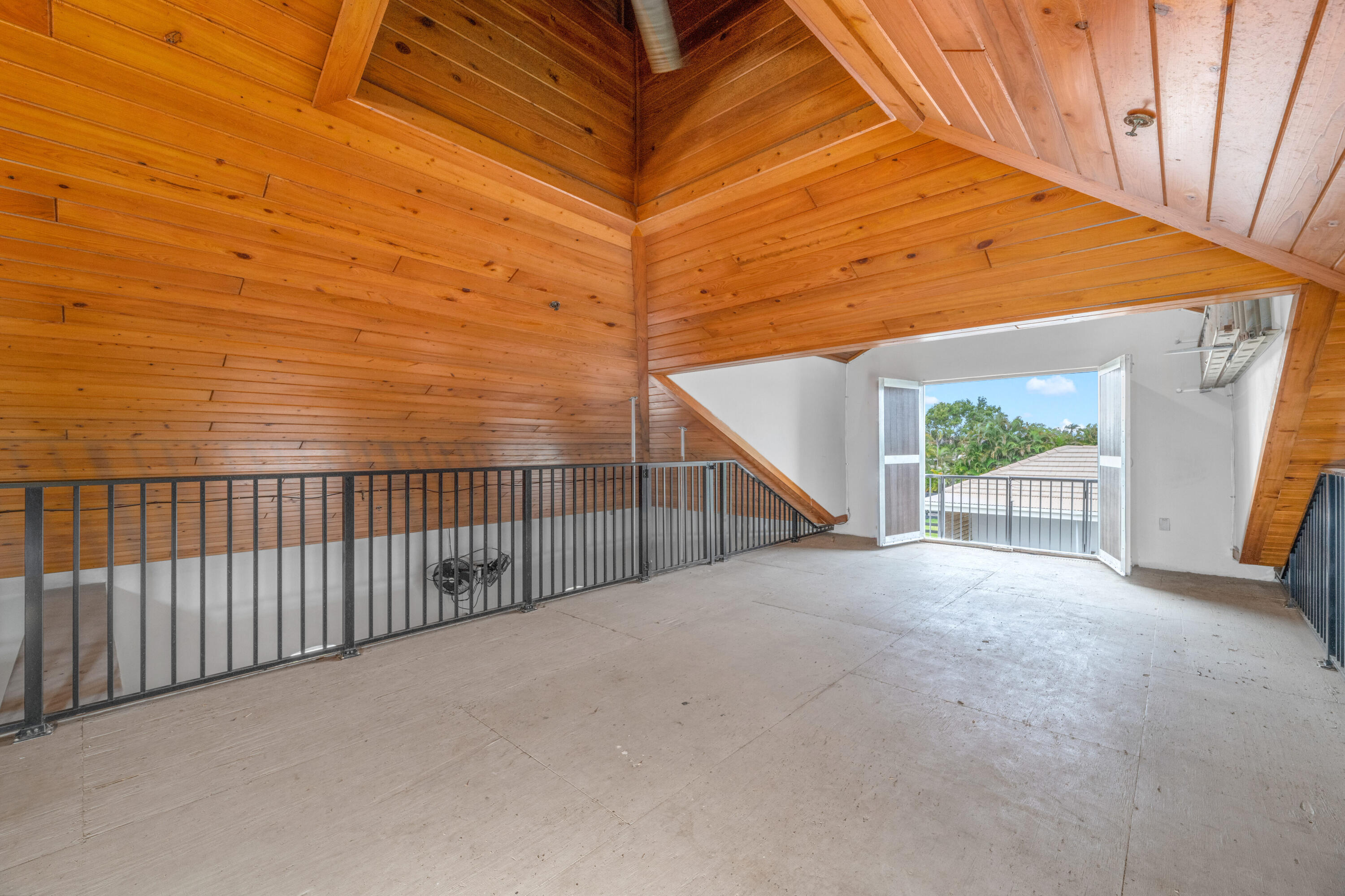 SADDLE TRAIL PARK OF WELLINGTON - Residential