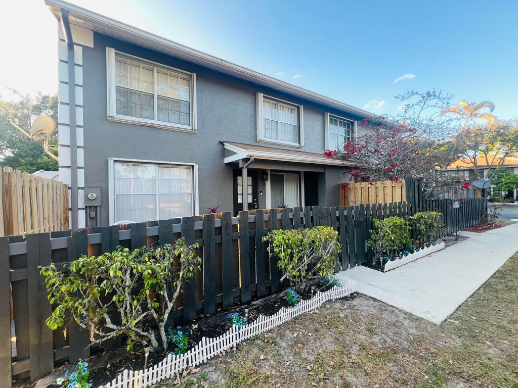 Photo of 5130 Society Place W #H, West Palm Beach, FL 33415 (MLS # R11162032)