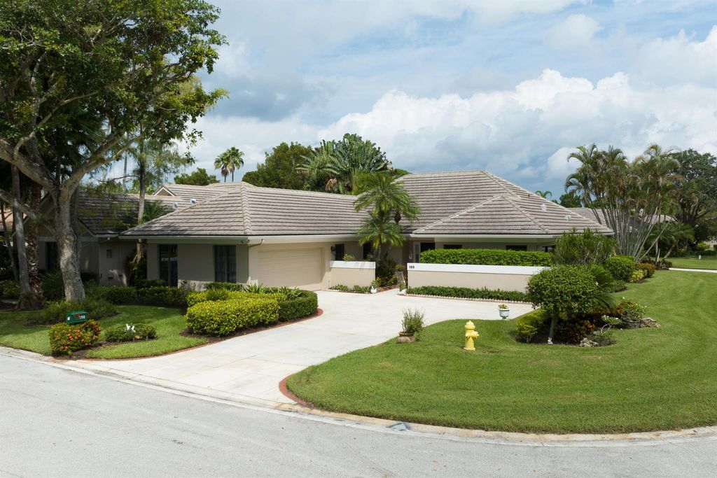 Photo of 150 Coventry Place, Palm Beach Gardens, FL 33418 (MLS # R10927172)