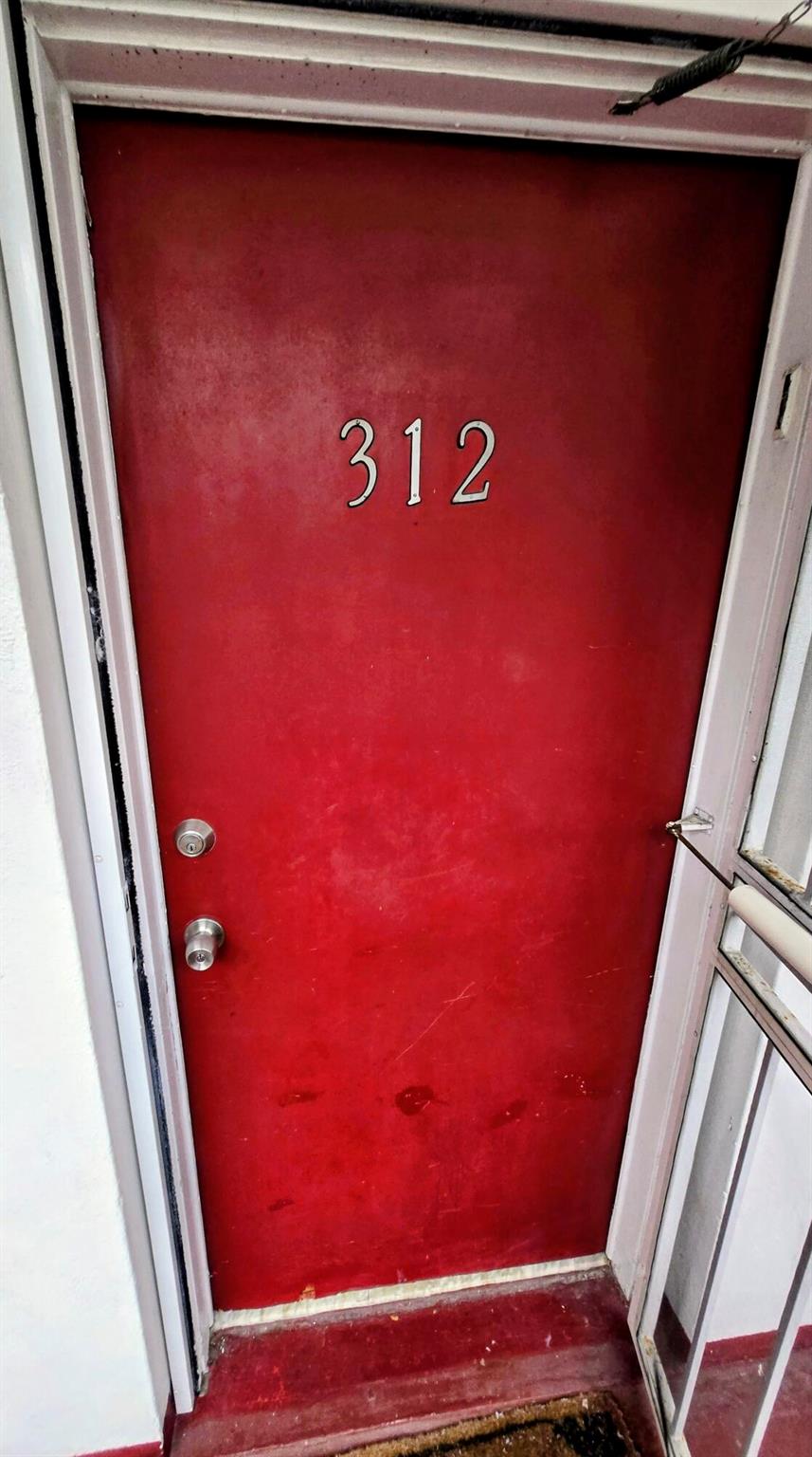 EASTERN SHORES WHITE HOUS - Residential Lease