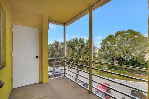 A home in Deerfield Beach