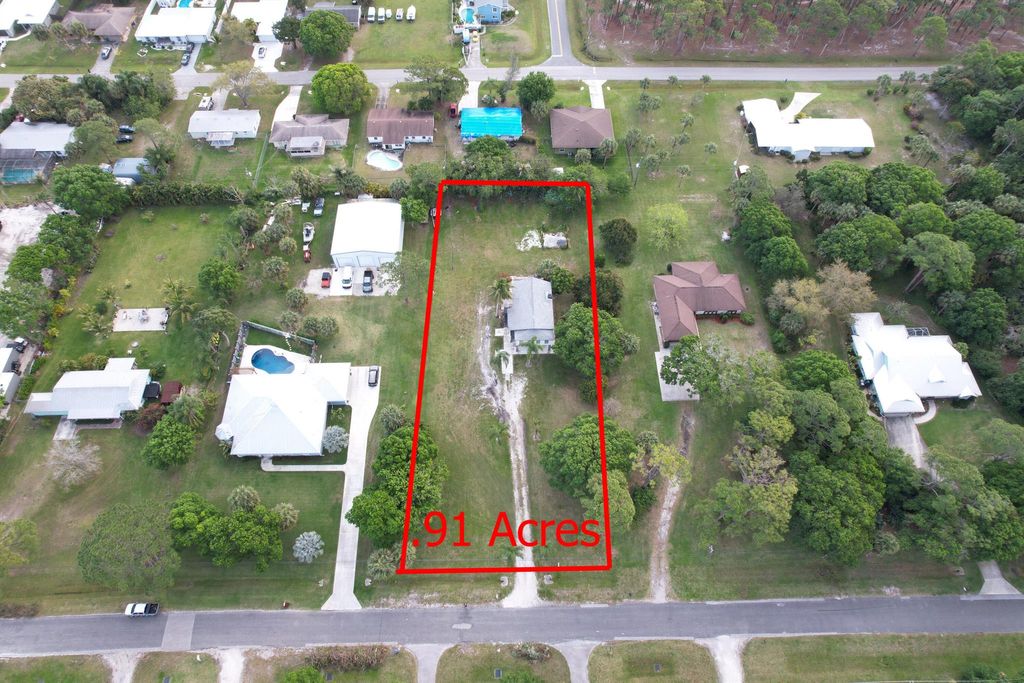 Photo of 4916 Silver Oak Drive, Fort Pierce, FL 34982 (MLS # R11066682)