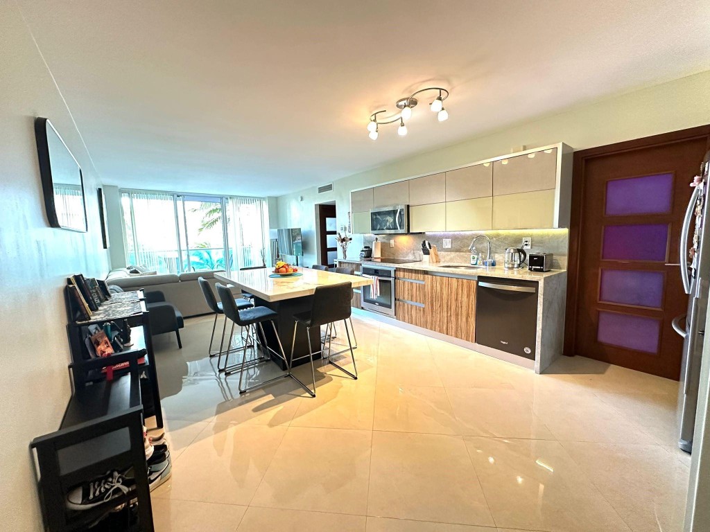 4001 S Ocean Drive 3H