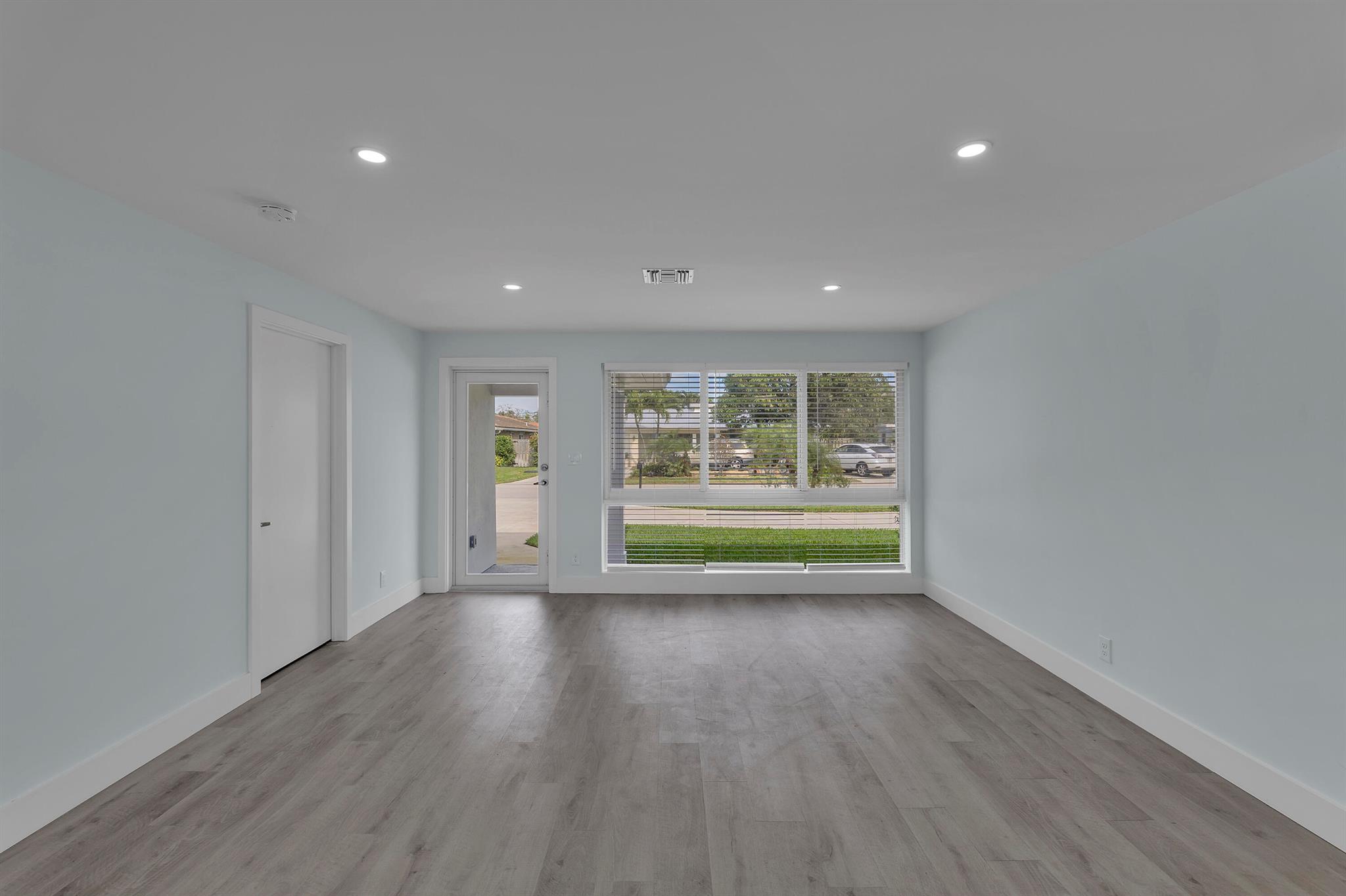 260 NE 28th Terrace
