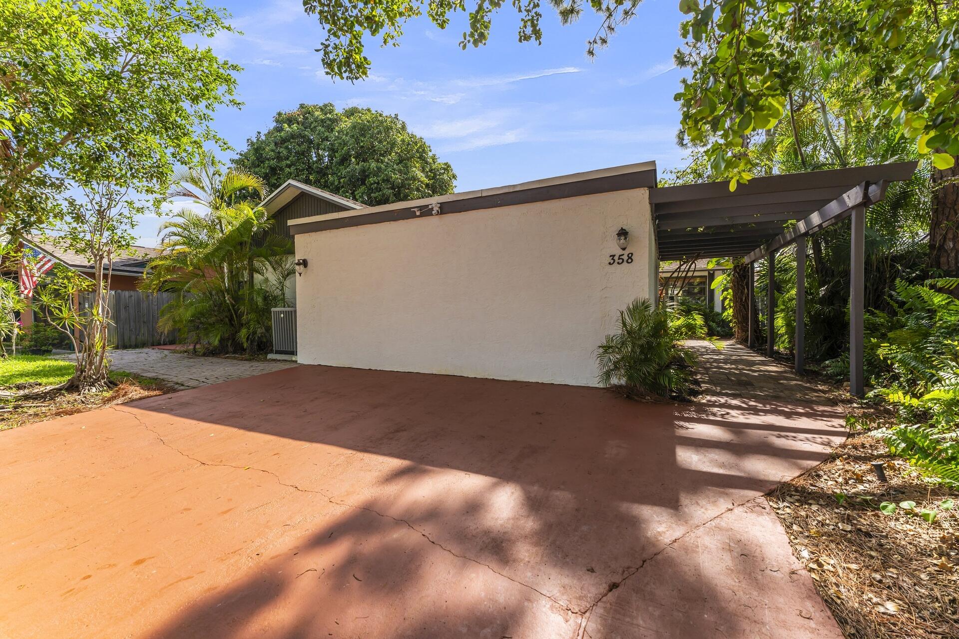 358 SW 32nd Terrace