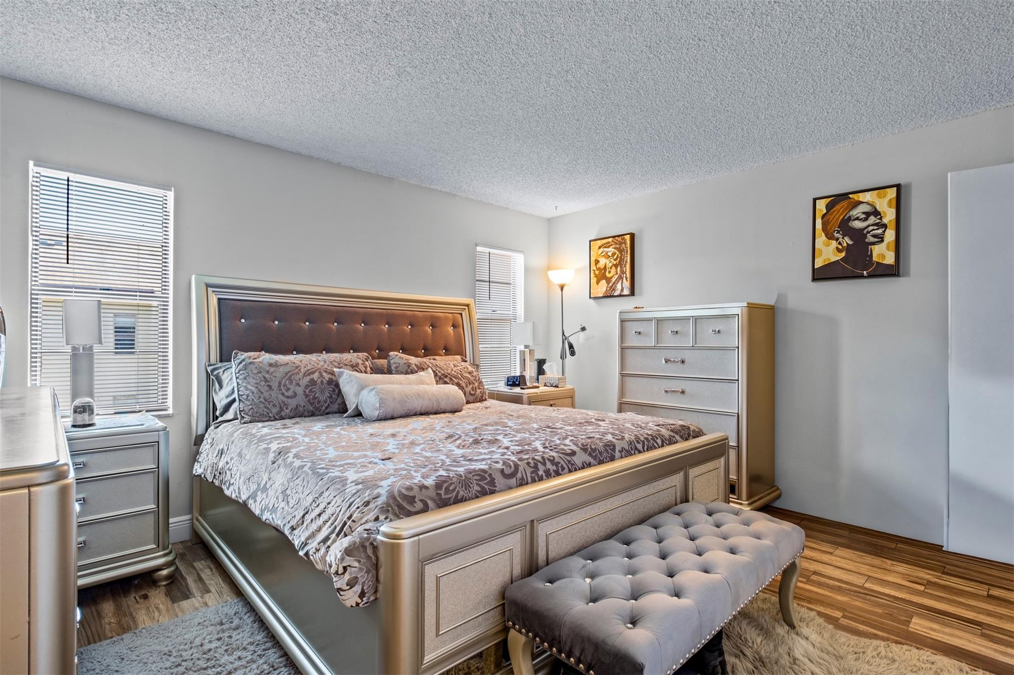 Royale Gardens - Residential