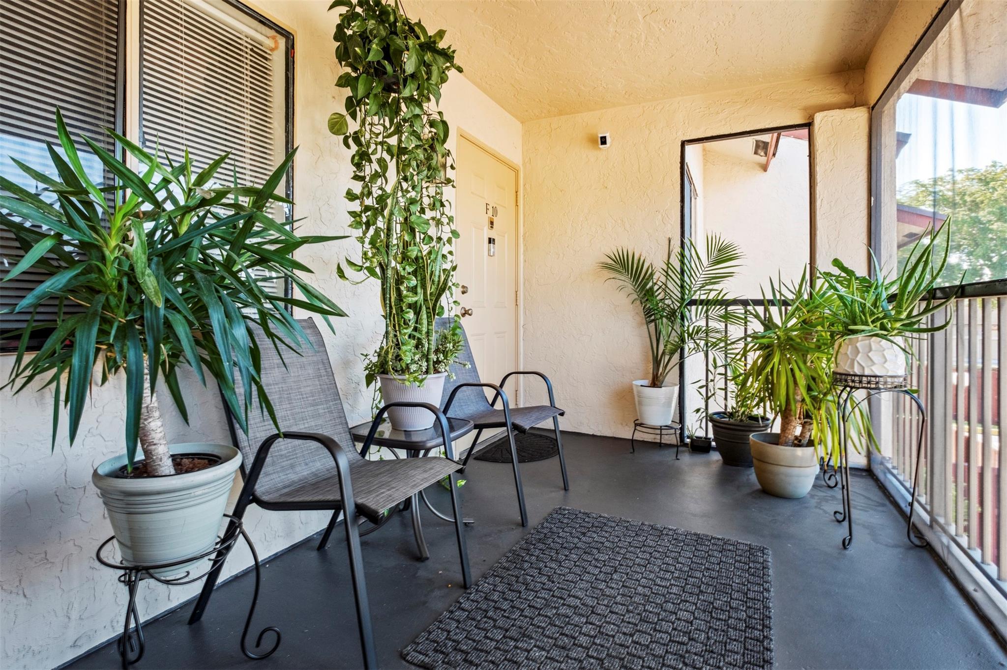 Royale Gardens - Residential