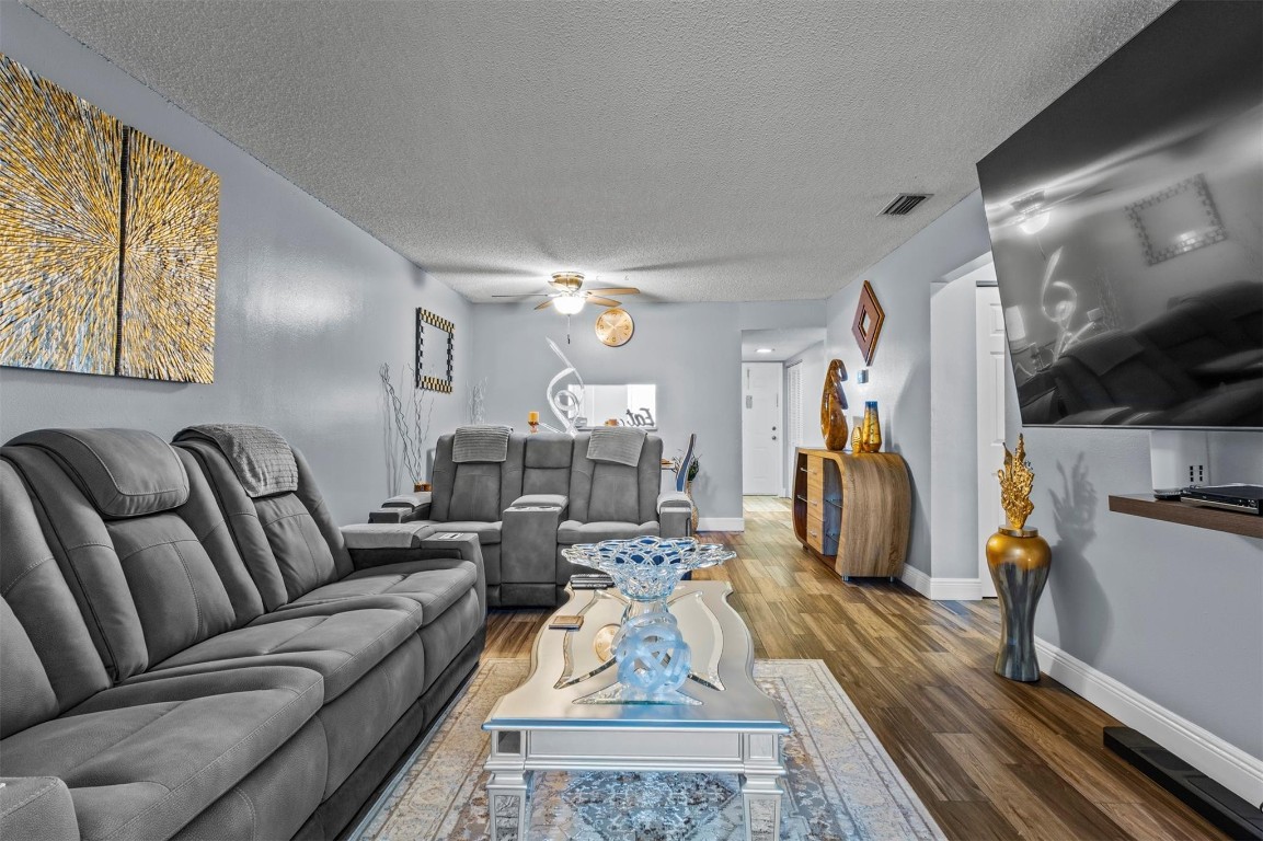 Royale Gardens - Residential