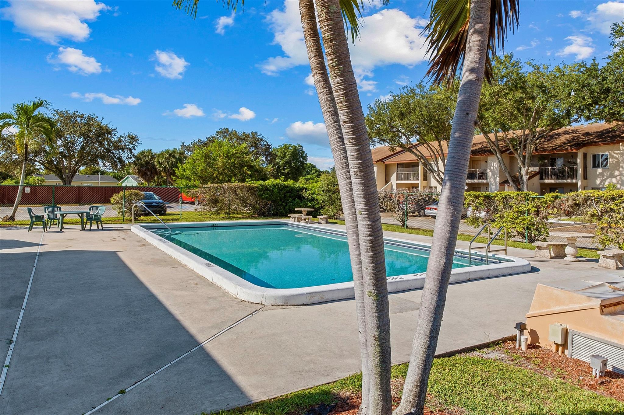 Royale Gardens - Residential