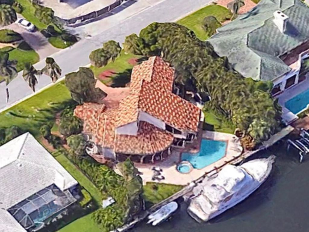 Photo of 12 Inlet Cay Drive, Ocean Ridge, FL 33435 (MLS # R10837657)