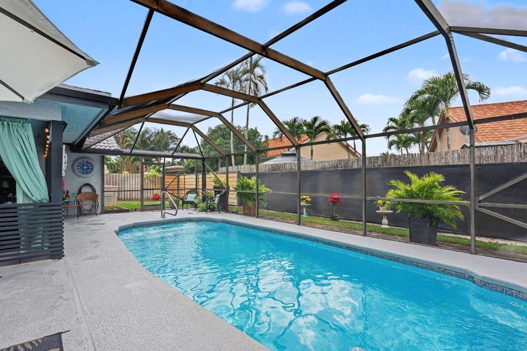 Photo of 9284 Laurel Green Drive, Boynton Beach, FL 33437 (MLS # R11156294)